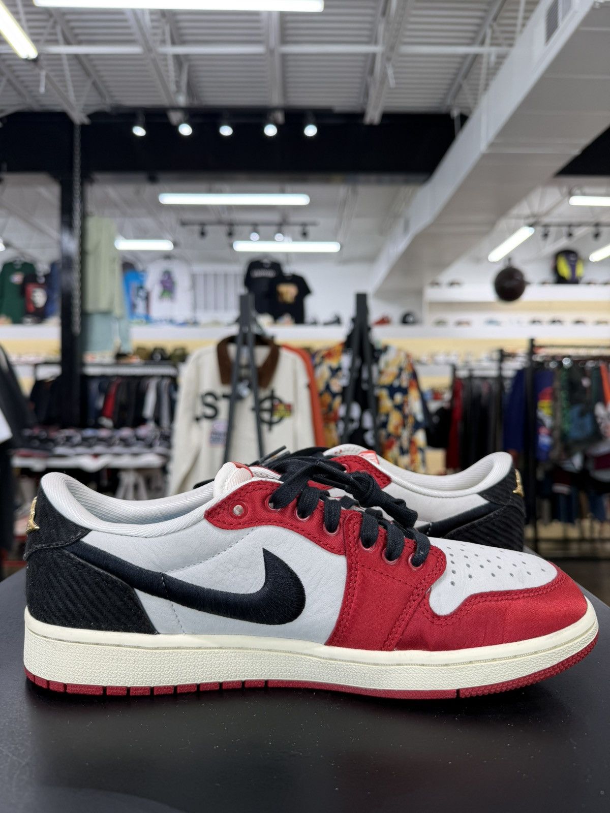 Jordan Brand Air Jordan 1 Low Trophy Room Rookie Card Away Size 8.5(2024) Size US 8.5 / EU 41-42 - 3 Thumbnail