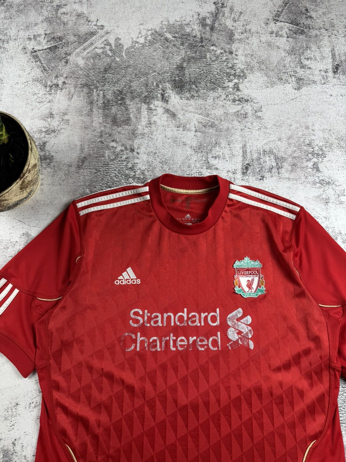 Adidas LIVERPOOL VINTAGE Red 2020/2012 Gerrard Adidas Soccer Football Shirt Jersey Kit Size US L / EU 52-54 / 3 - 7 Thumbnail
