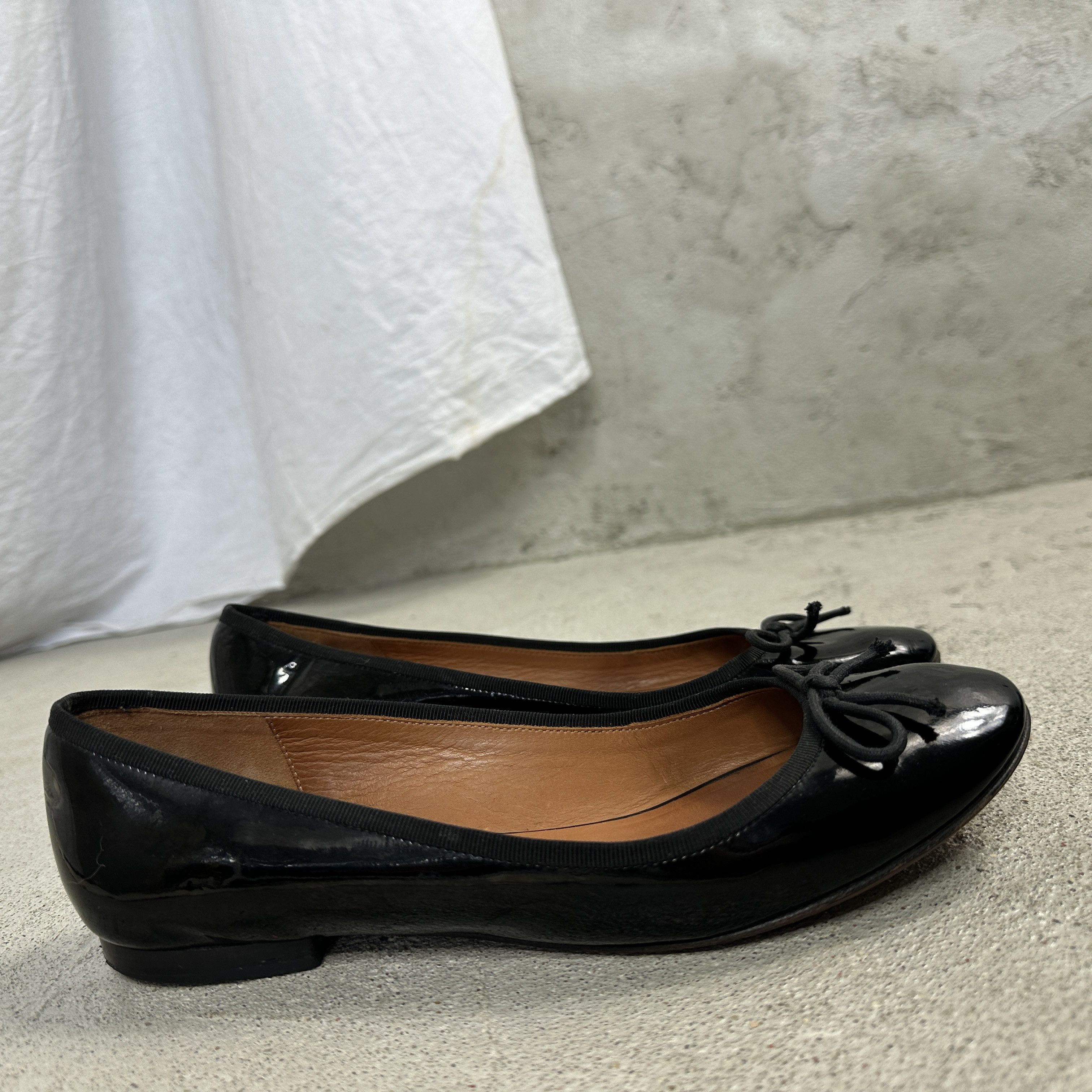 Vintage Vintage Y2K Avant Garde Leather Celine Bows Ballerinas Size US 7 / IT 37 - 4 Thumbnail