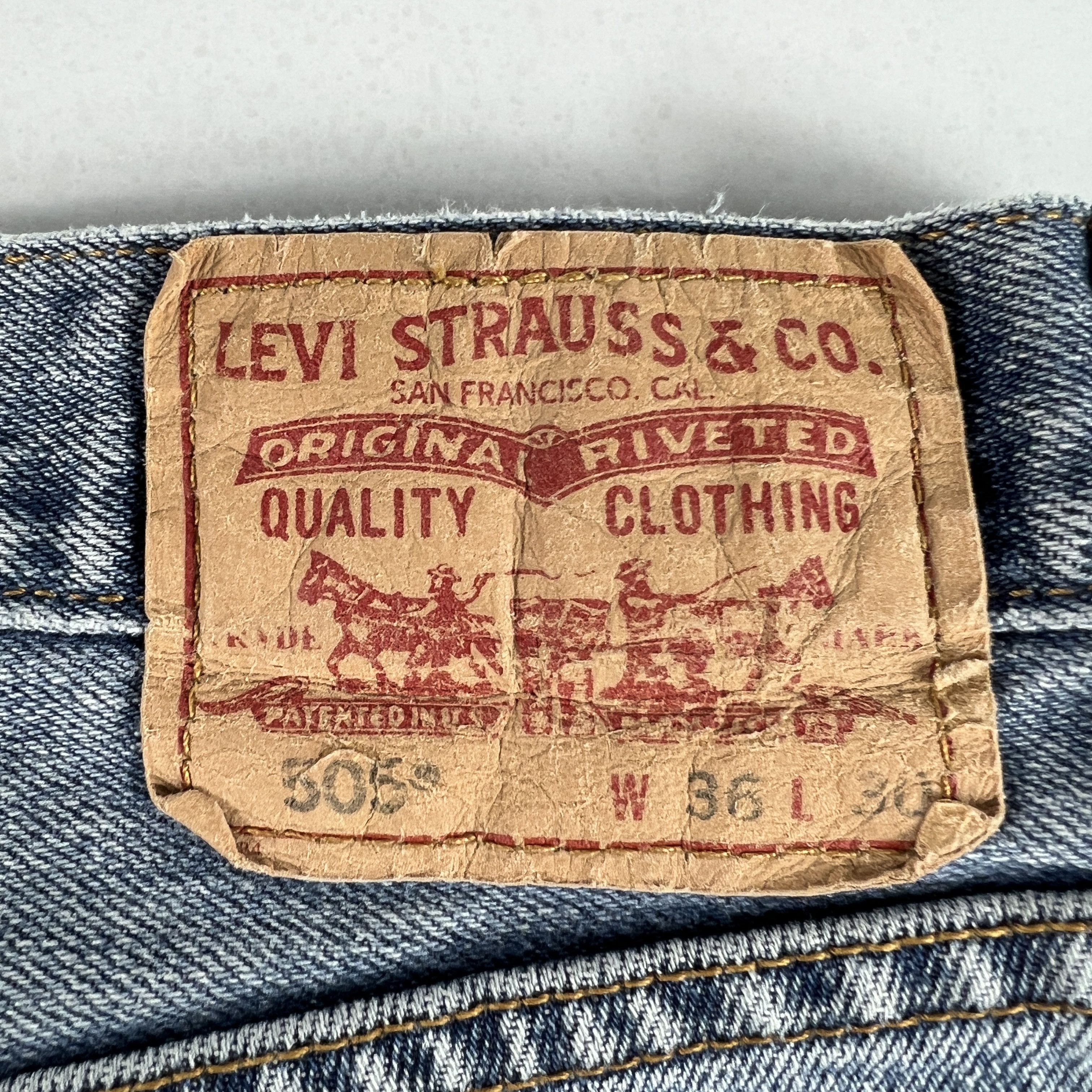 Levi's × Vintage Y2K Levi's Jean Shorts 505 Faded Cut Off Cotton Denim Jorts Size US 35 - 12 Thumbnail