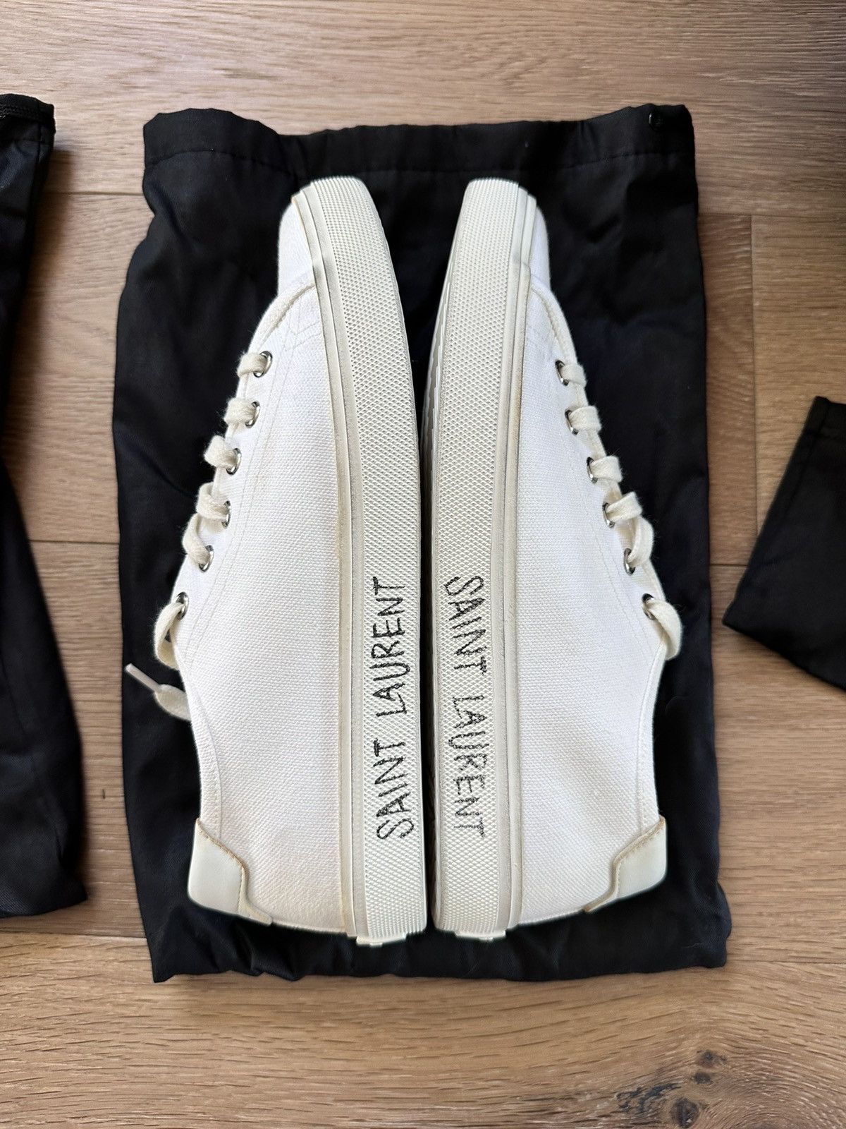 Saint Laurent Paris × Yves Saint Laurent New SAINT LAURENT White Canvas Malibu Sneakers - Size 37 Size US 7 / IT 37 - 1 Thumbnail