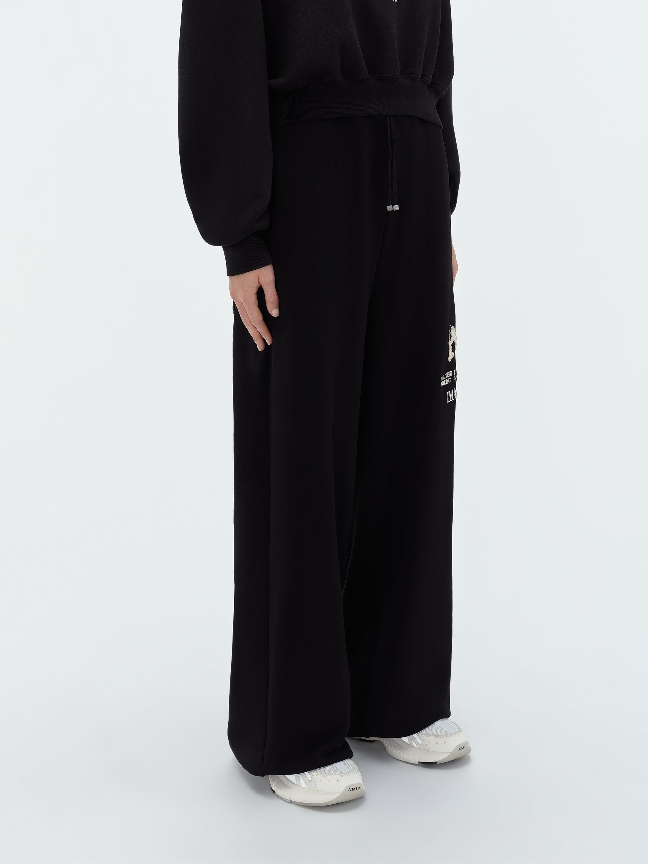 Amiri os11x0625 Arts District Logo Sweatpant in Black Size 27" / US 4 / IT 40 - 4 Thumbnail