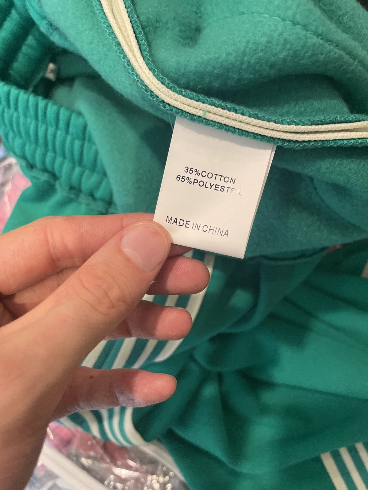 The GV Gallery The GVGallery Raspberry Hills Lil Leon Scrunch Sweatpants Size US 34 / EU 50 - 4 Thumbnail