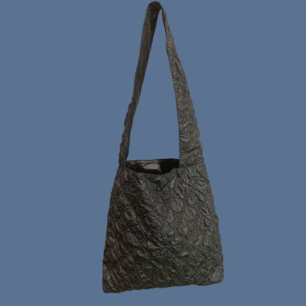 Vintage VINTAGE Black Quilted Look Nylon Shoulder Bag Sling Tote Women Size ONE SIZE - 1 Thumbnail