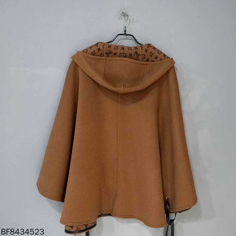 Louis Vuitton Louis Vuitton Cloak coat with full print inside coat Size S / US 4 / IT 40 - 3 Thumbnail