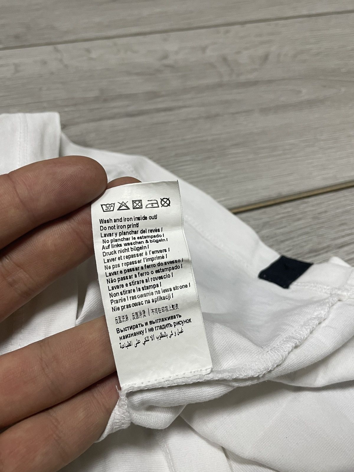 Vivienne Westwood Vivienne Westwood big embossed orb bottle tee shirt Size US XS / EU 42 / 0 - 7 Thumbnail