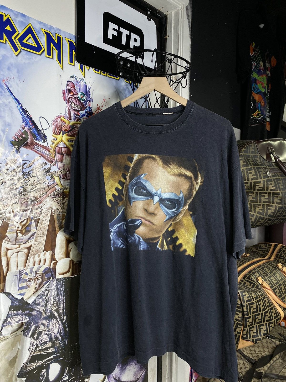 Vintage Vintage 90’s Batman & Robin T-Shirt Vtg Movie Tee XLarge Size US XL / EU 56 / 4 - 1 Thumbnail