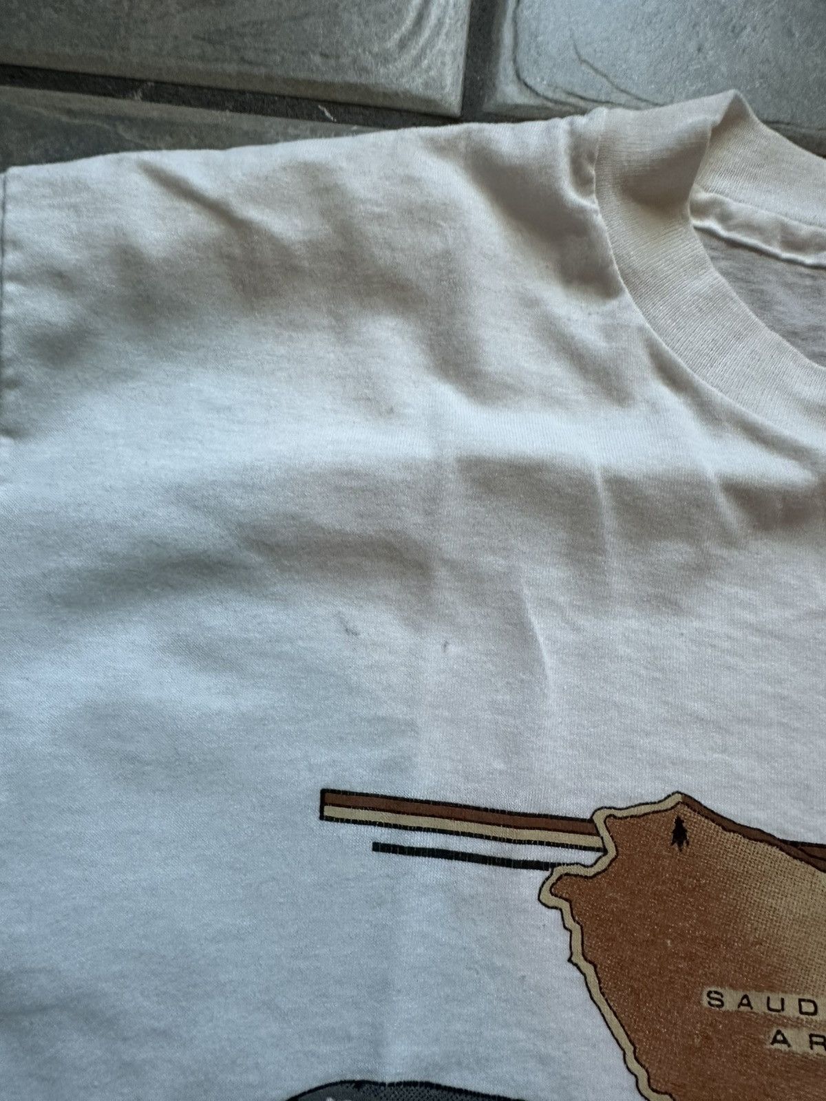 Hanes Vintage 90s single stitch Operation Desert Shield tee Size US XL / EU 56 / 4 - 7 Thumbnail