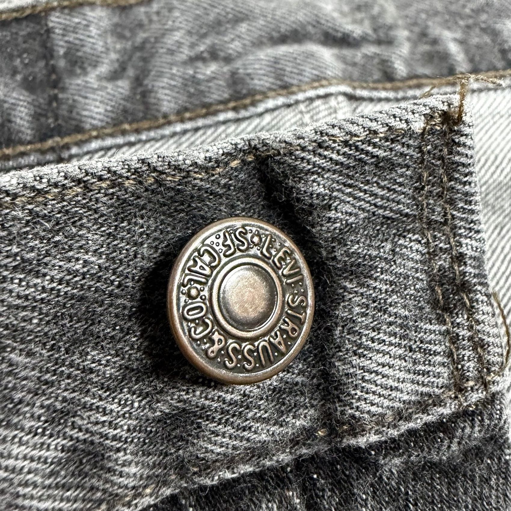 Levi's VINTAGE Levi's 501 Jeans Mens Size 33x34 Gray Made in USA Likely 80s 90s Style Straight 5-Pocket Comfort Regular Fit USA Size US 33 - 7 Thumbnail