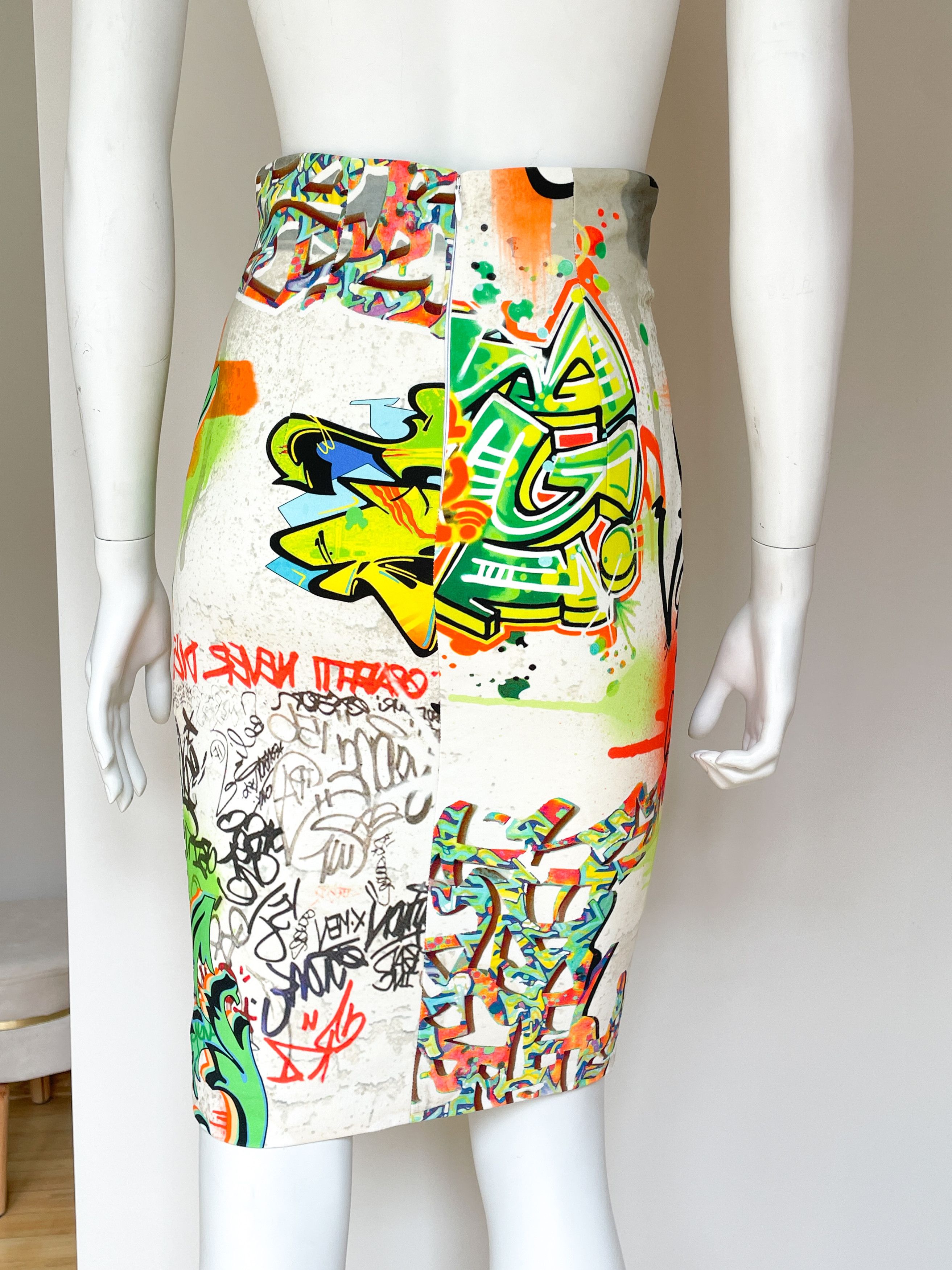 Versace graffiti skirt Size 25" / US 0 / IT 36 - 2 Thumbnail