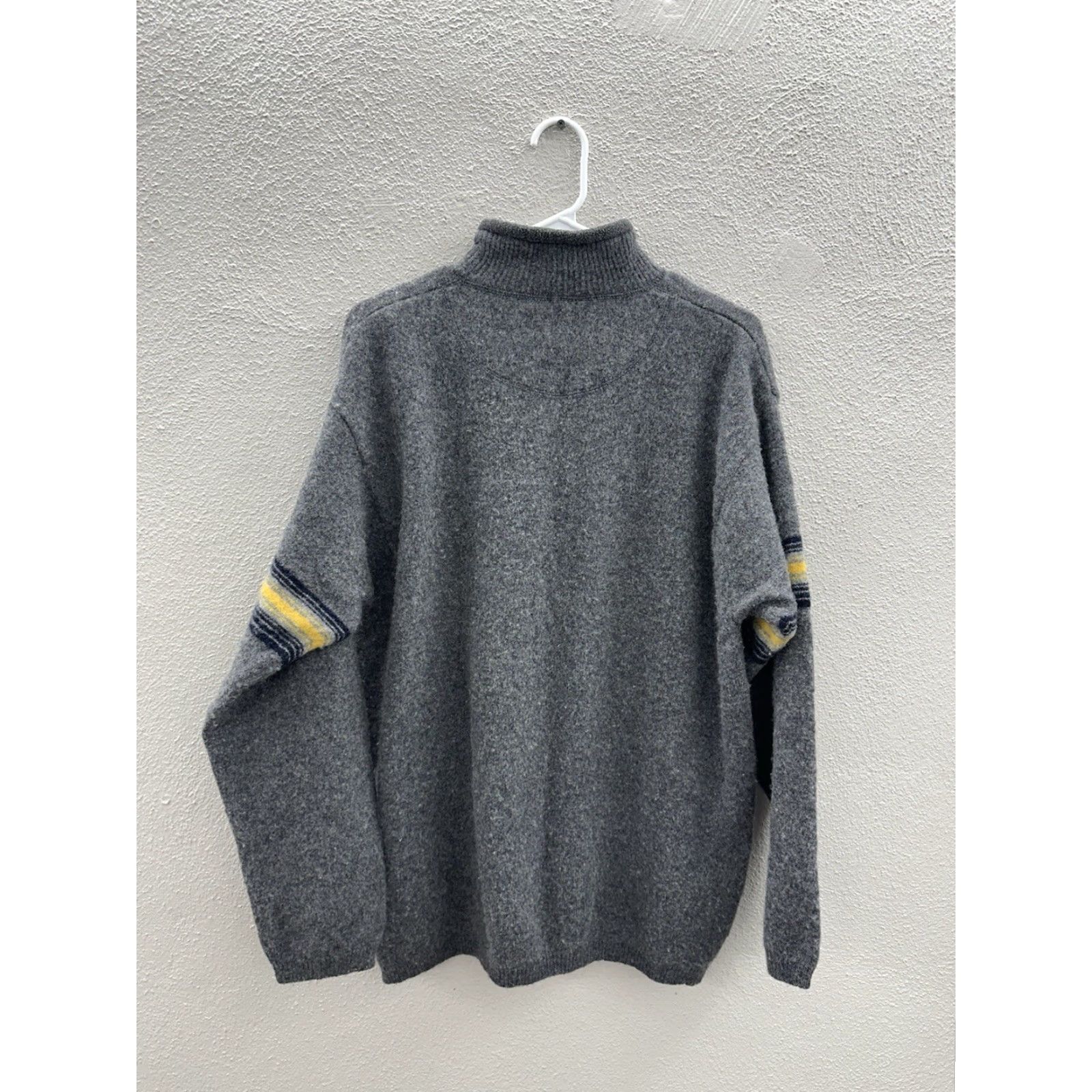American Eagle Outfitters VINTAGE American Eagle Outfitters Sweater XL Gray 1/4 Zip Lambswool Mock Neck Pullover Men’s Size US XL / EU 56 / 4 - 6 Thumbnail