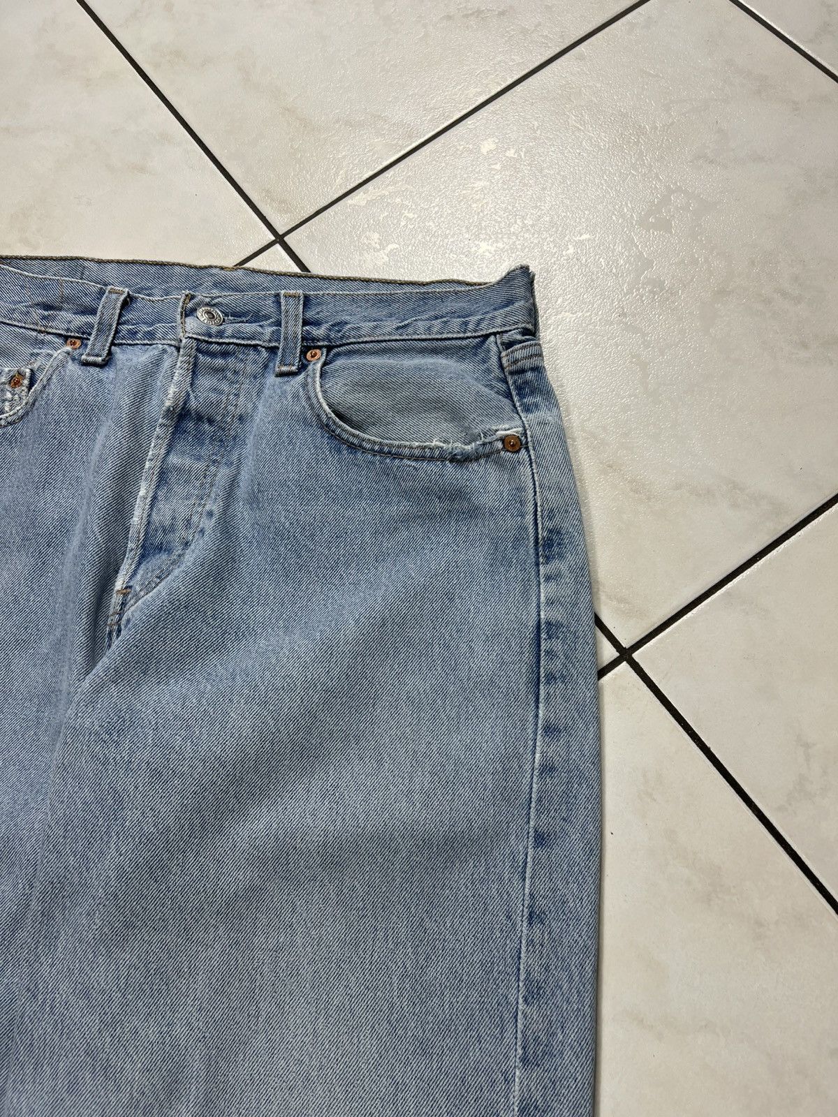 Levi's Vintage 90s Levi’s 518 light blue washed distressed jeans Size US 33 - 6 Thumbnail