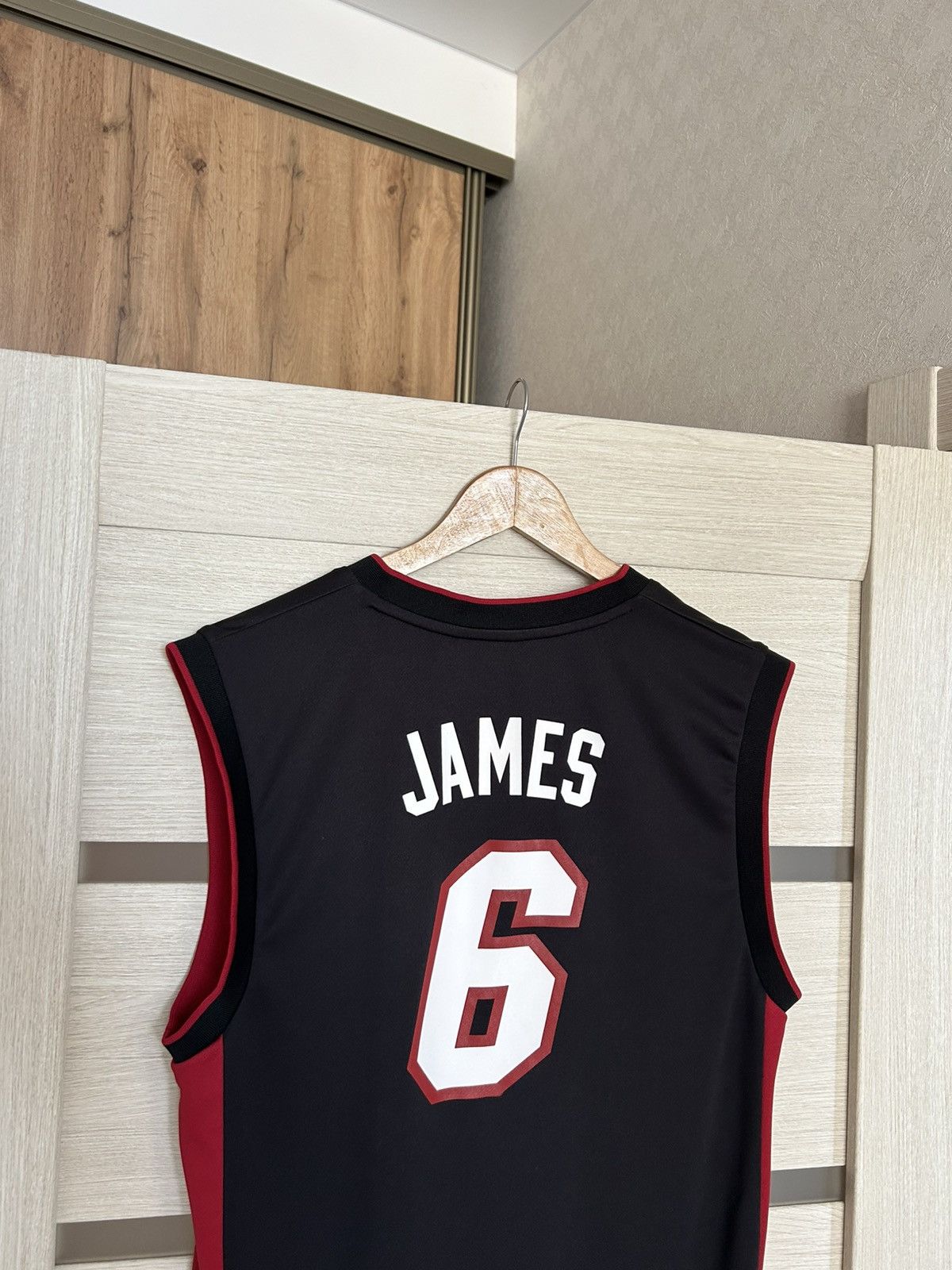 Adidas Adidas NBA Miami Lebron James 6 Vintage man’s jersey size S Size US S / EU 44-46 / 1 - 13 Thumbnail