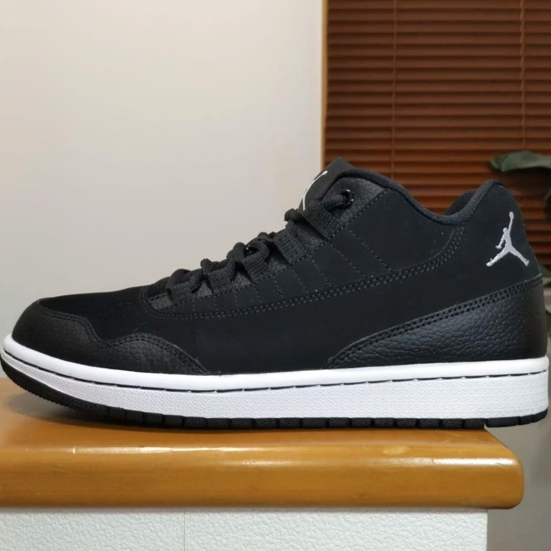 Nike Nike Air Jordan Executive Low LTD Sneaker 8.0US Spo Size US 8 / EU 41 - 5 Thumbnail