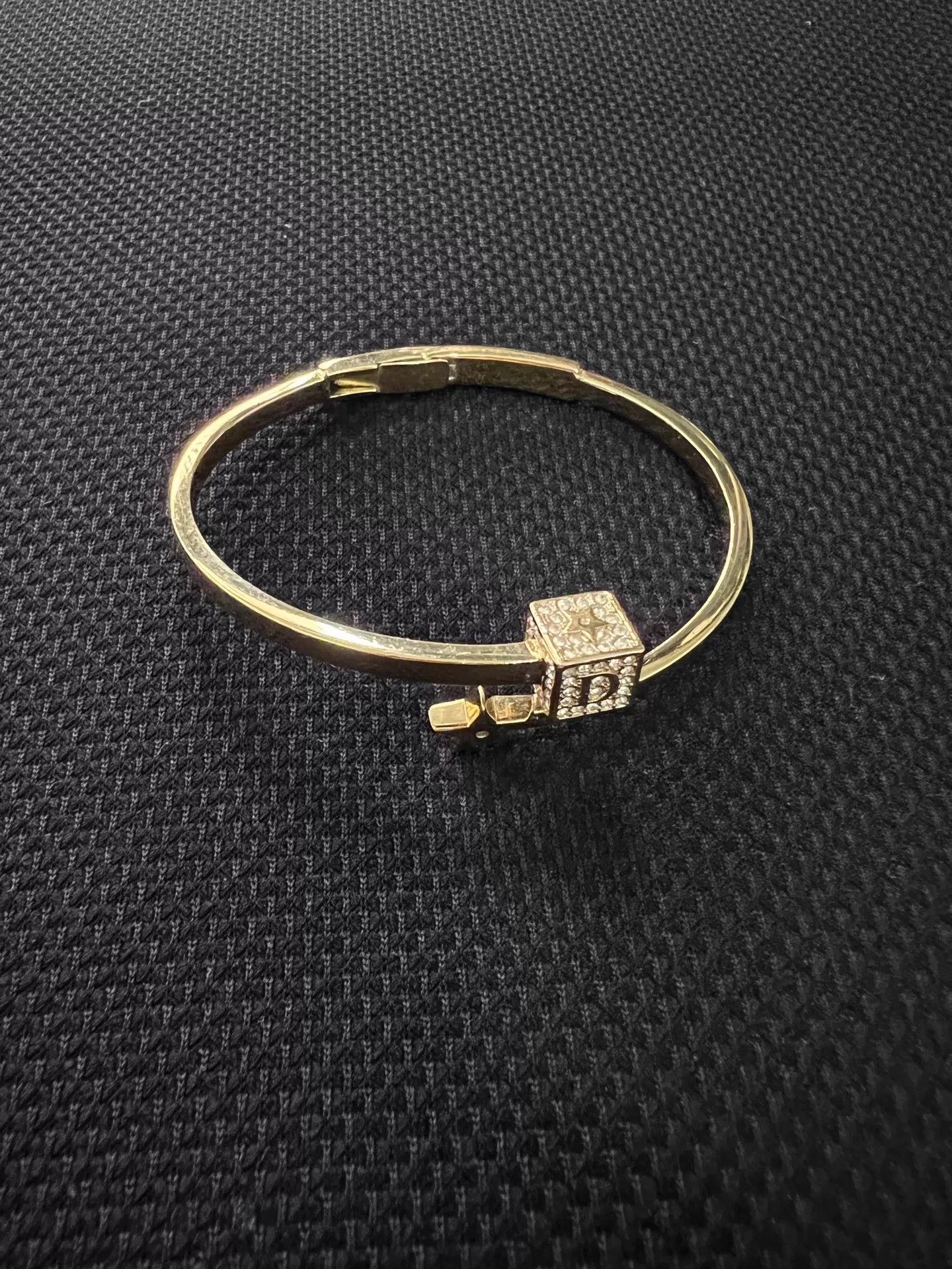 Dior Dior Gold Star Crystal Letter Open Bracelet Size ONE SIZE - 2 Thumbnail
