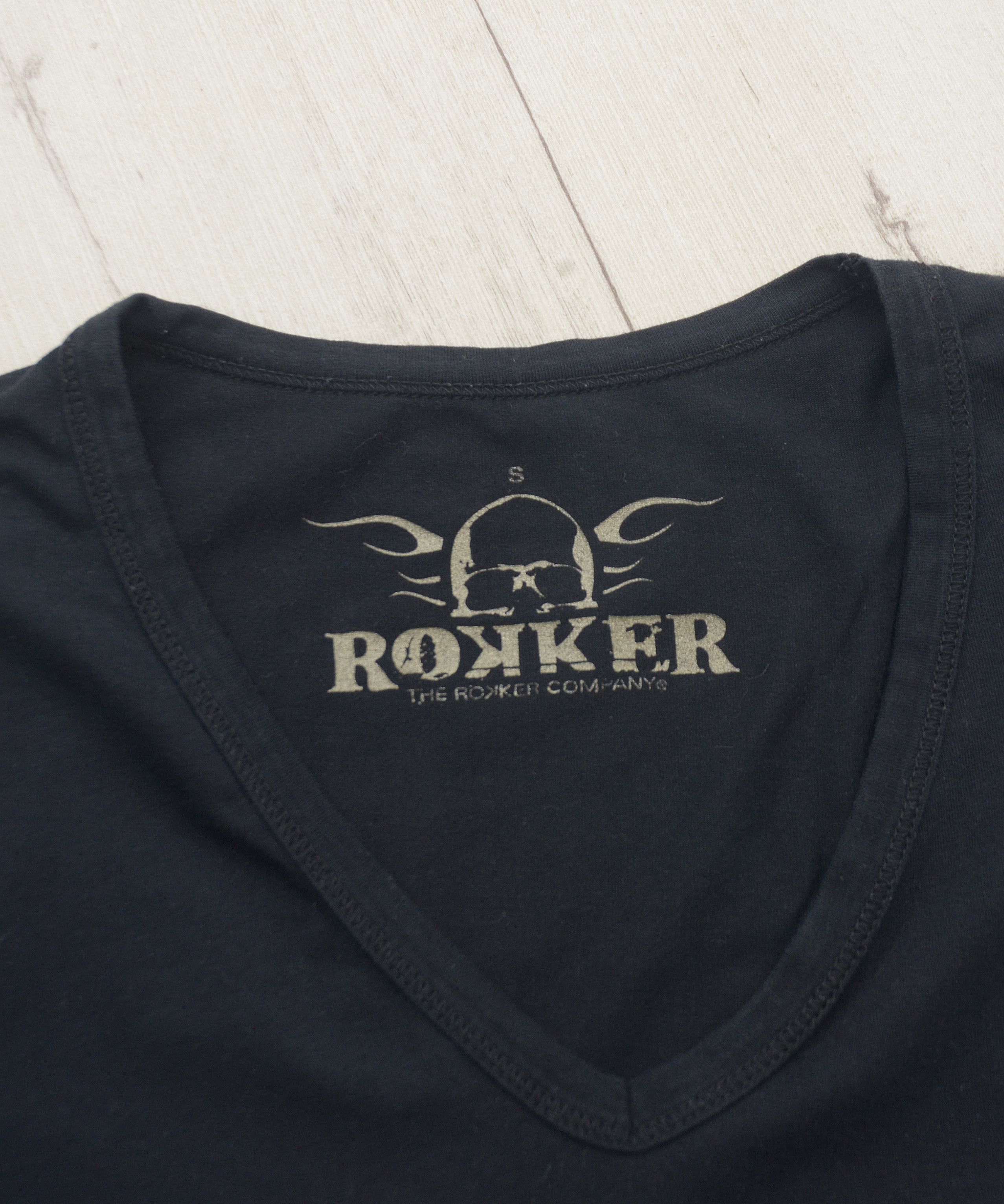 THE ROKKER COMPANY ROKKER Eagle Women’s Red V-Neck Skull T-Shirt sz S Size S / US 4 / IT 40 - 5 Thumbnail