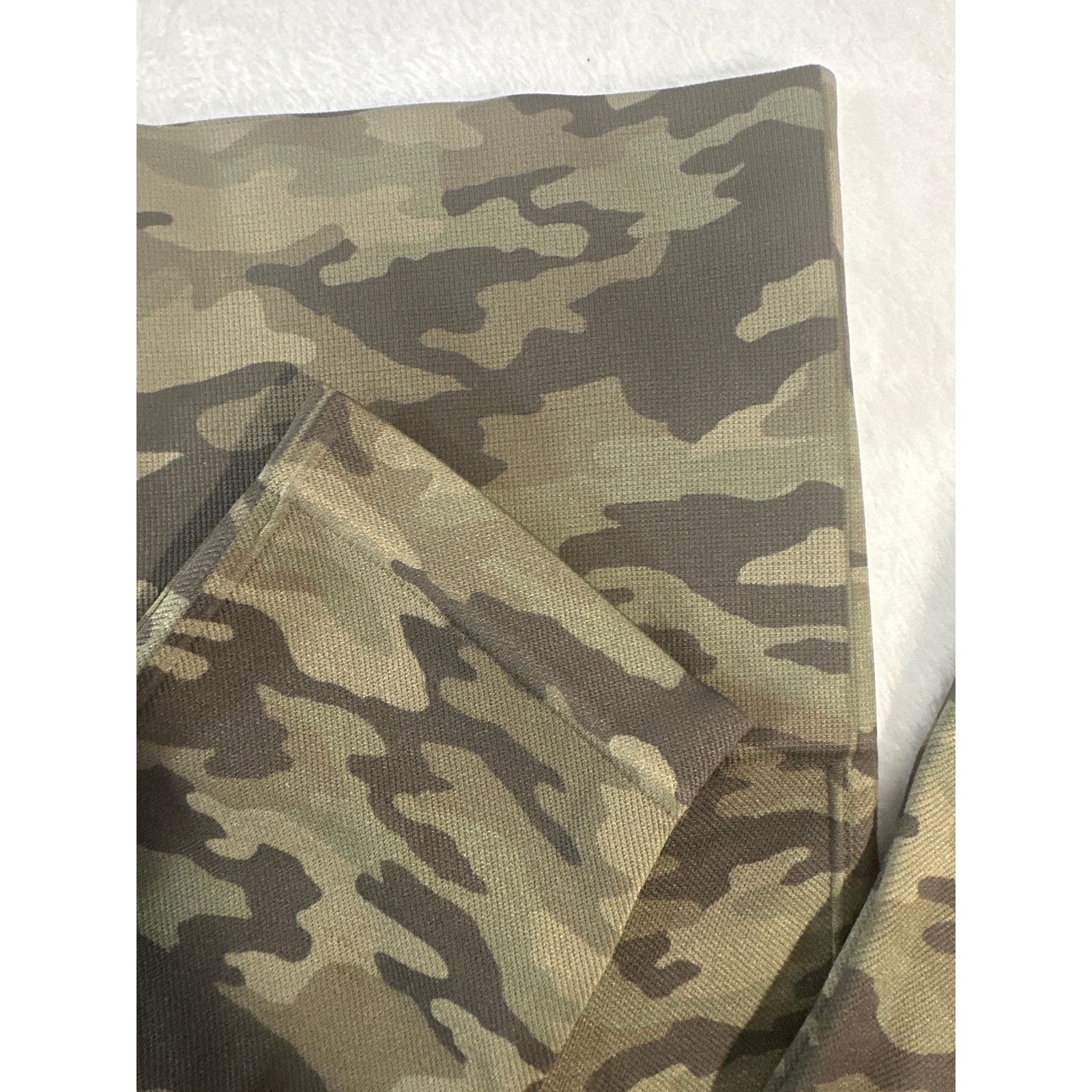 Spanx SPANX Look At Me Now Cropped Seamless Leggings in Camo Large Size 34" / US 12 / IT 48 - 2 Thumbnail