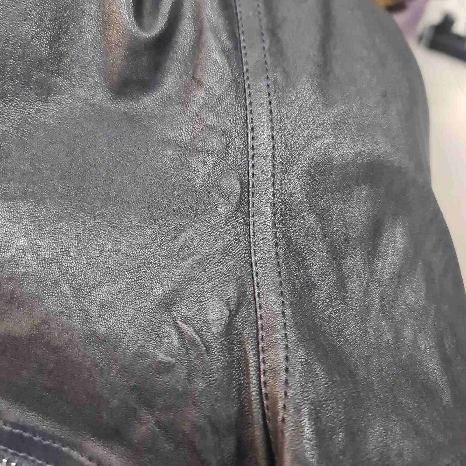 Fendi Fendi Black Leather Zip Trimmed Shorts Sz.44 Size 30" / US 8 / IT 44 - 8 Thumbnail