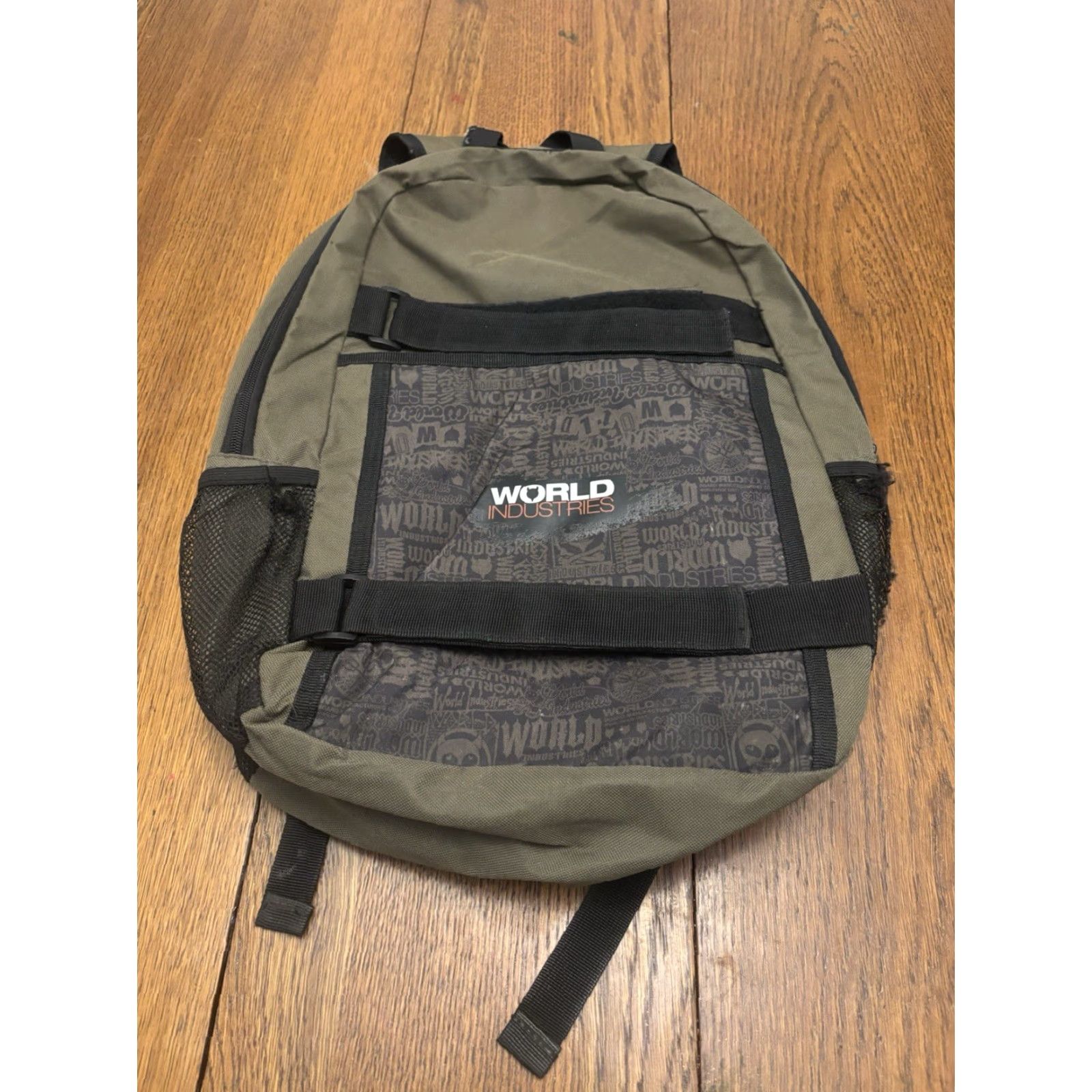 World Industries VINTAGE World Industries Backpack Men Green Canvas Backpack Size ONE SIZE - 2 Thumbnail