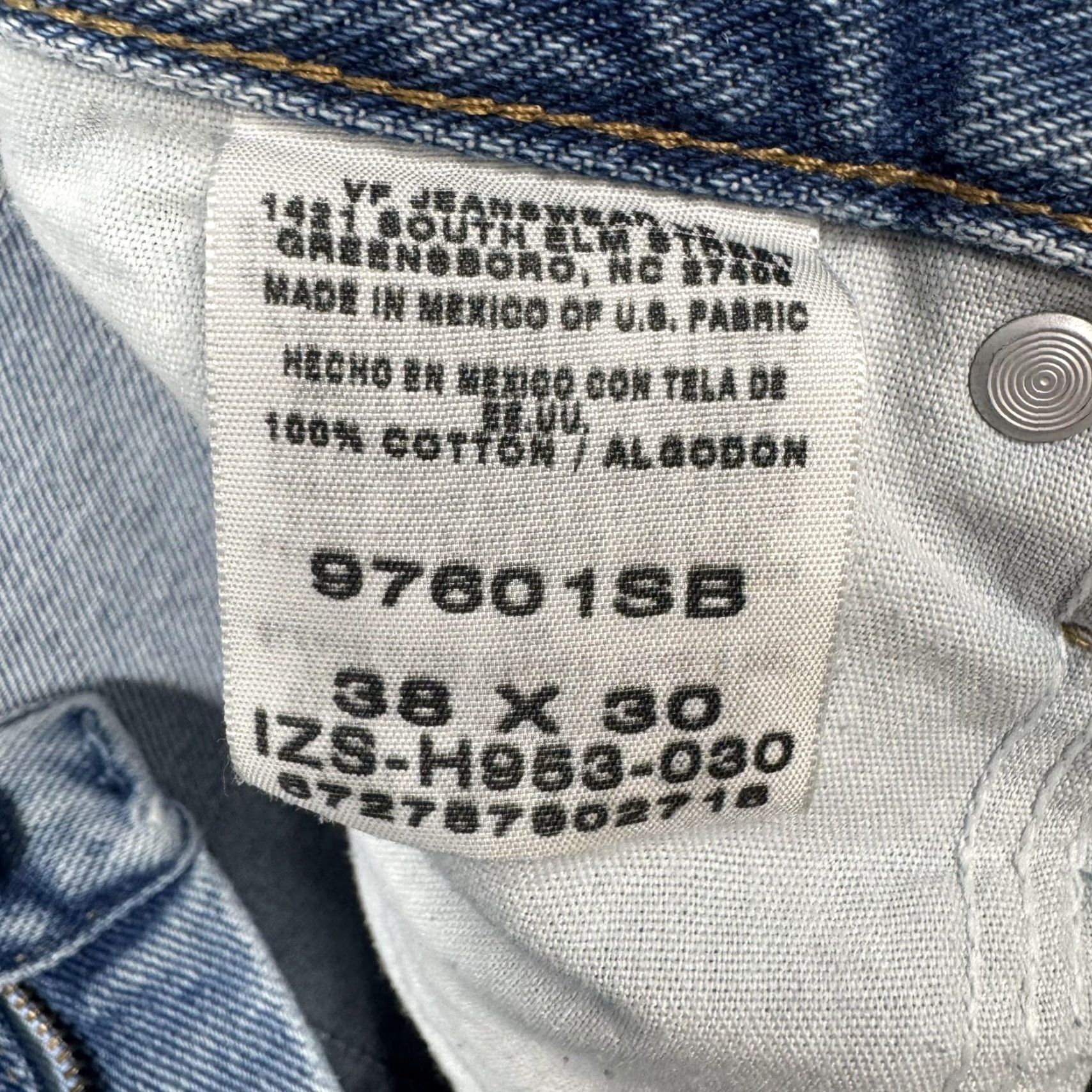 Wrangler VINTAGE Wrangler Jeans Mens 37x28 Blue Denim Straight Leg Workwear 97601VR Mexico 29in Inseam Pockets} Size US 37 - 7 Thumbnail