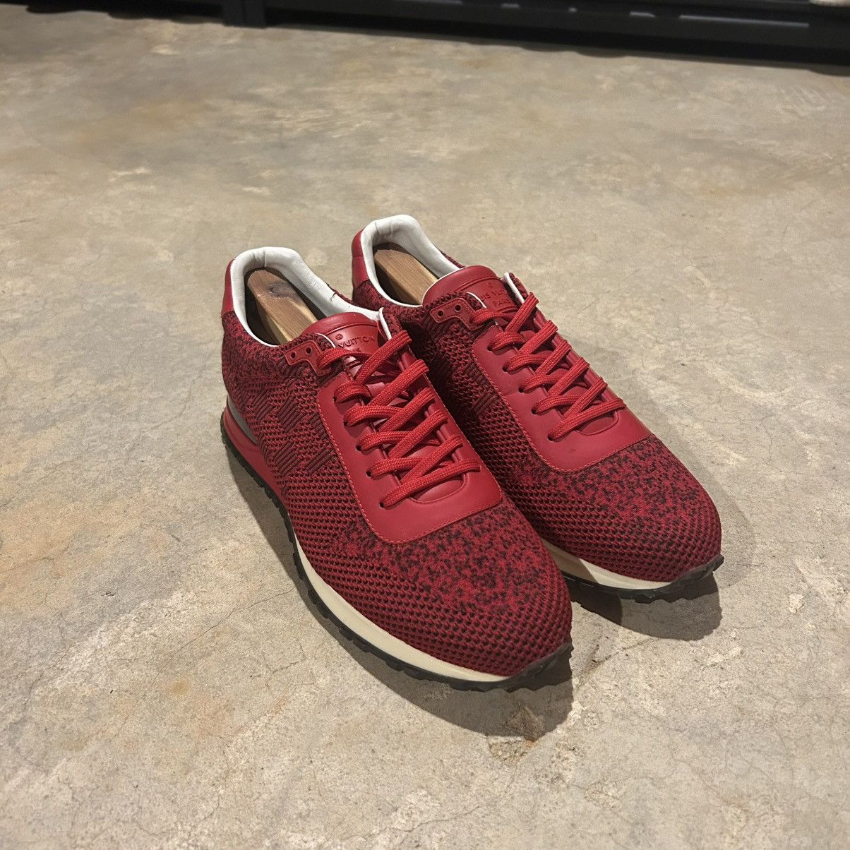 Designer × Louis Vuitton Louis Vuitton Run Away Damier Calfskin Fabric Sneakers US 9 Size US 9 / EU 42 - 9 Thumbnail