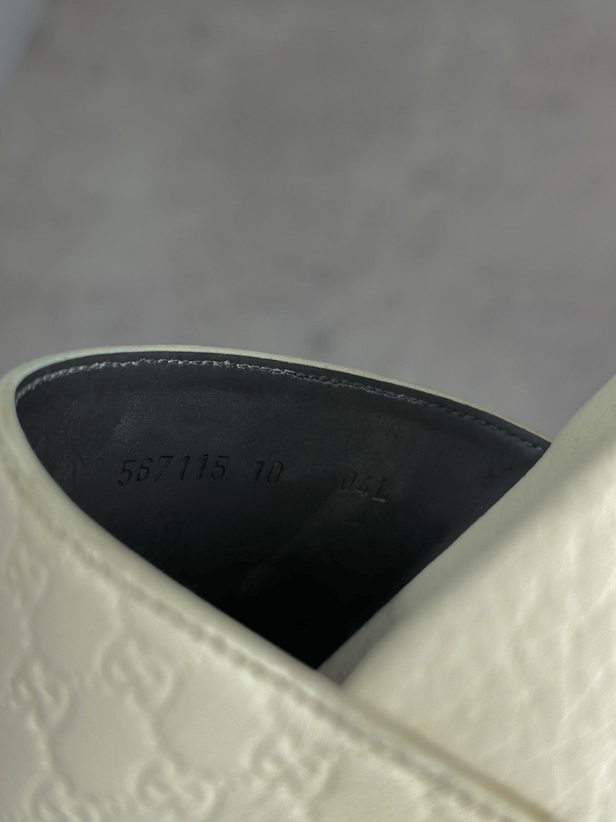 Gucci Gucci microguccissima Slides Cream Monogram Pattern Sandals Size US 10 / EU 43 - 10 Thumbnail
