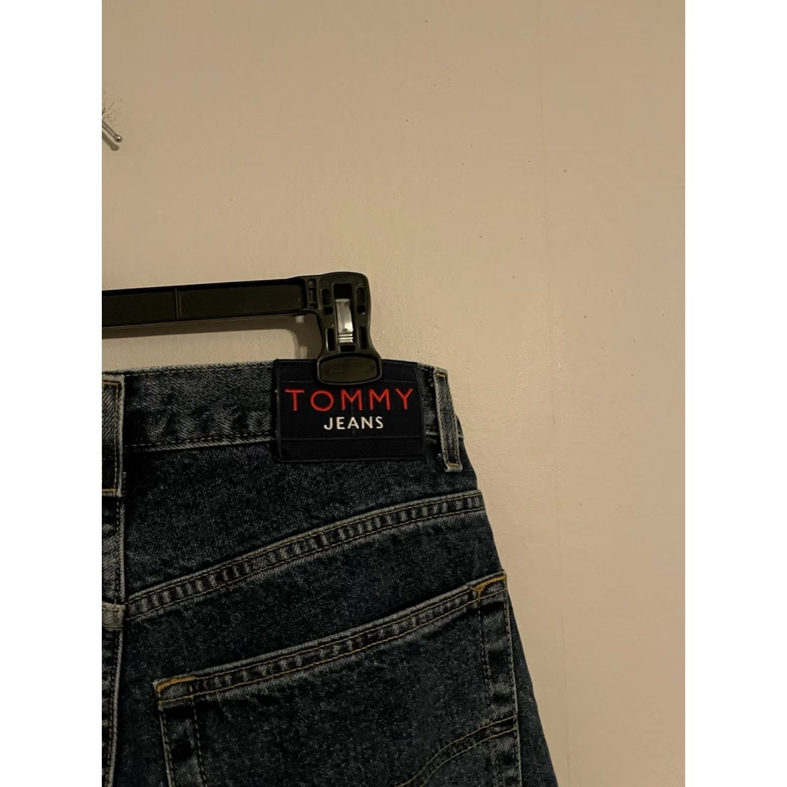 Tommy Hilfiger VINTAGE Tommy Hilfiger Jeans Relaxed Fit Straight Denim Jeans - Men's 31x32 Blue Logo 90s Decade Mens Jeans Size US 31 - 5 Thumbnail