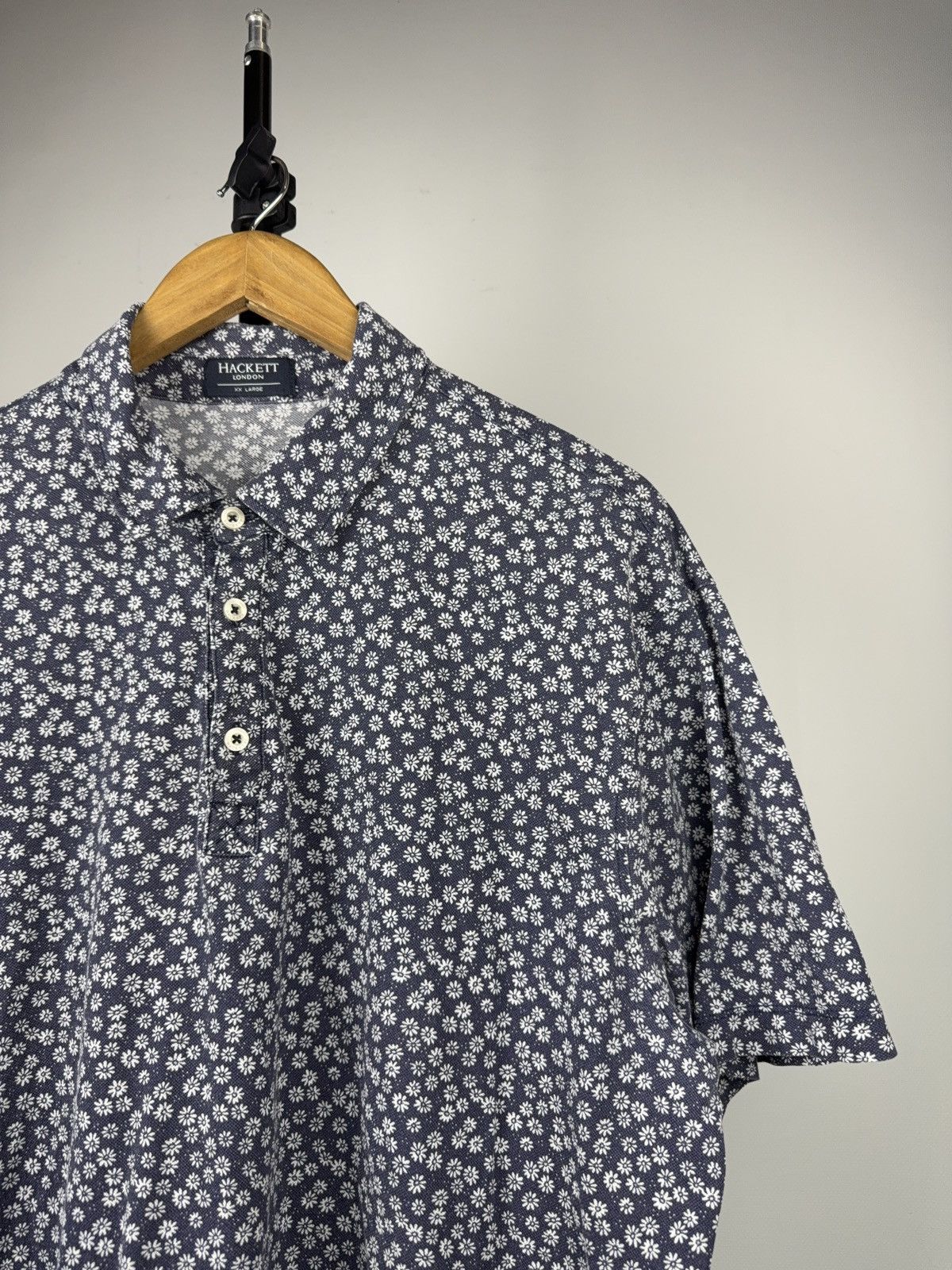 Hackett 00s Luxury Hackett London Floral Print Faded Polo Shirt Navy Size US XL / EU 56 / 4 - 2 Thumbnail