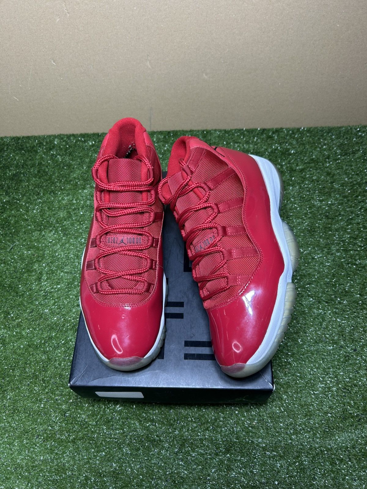 Jordan Brand Jordan 11 win like 96 Size US 10.5 / EU 43-44 - 1 Thumbnail