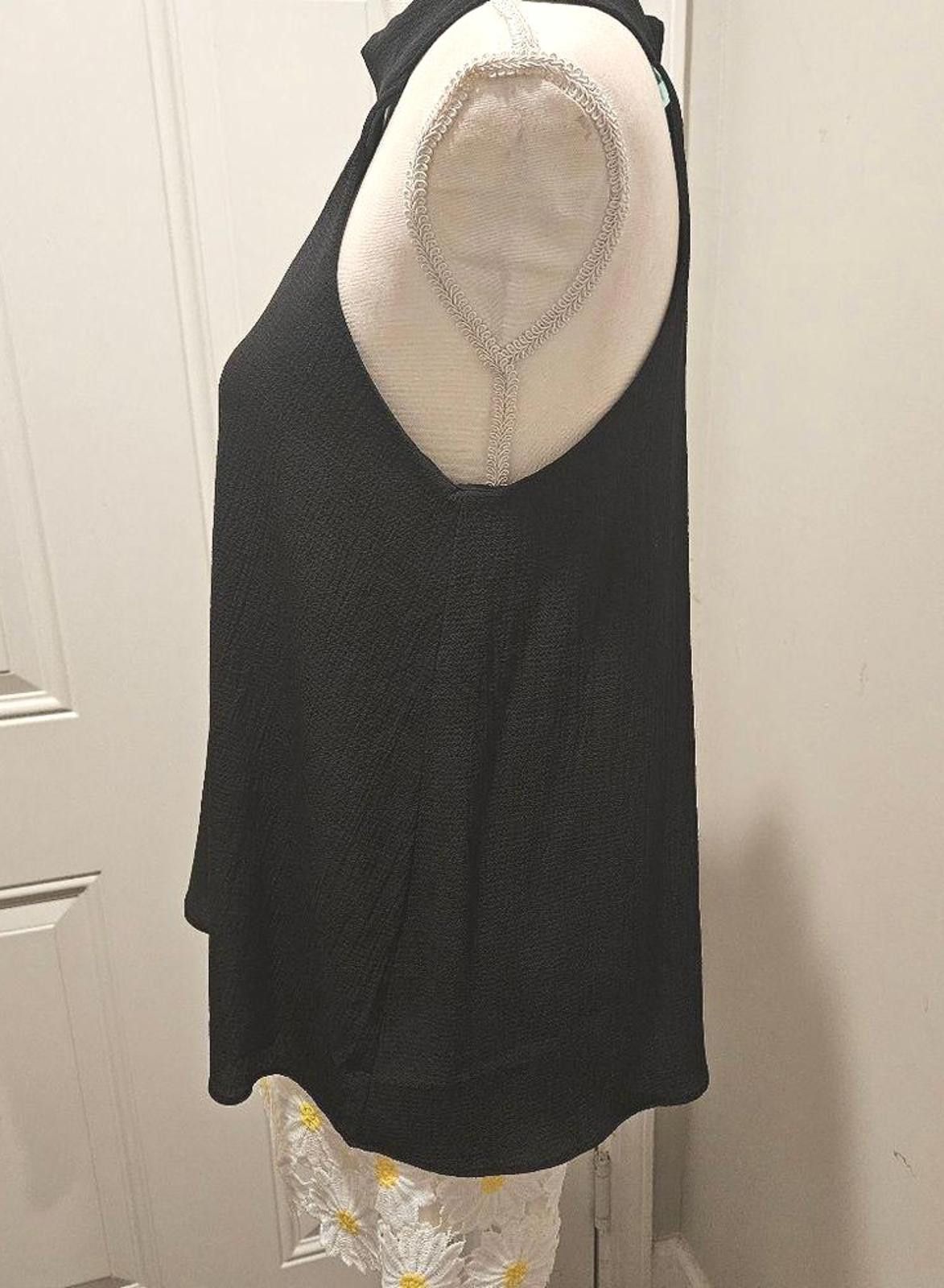 Designer Judith March Black Romper with Yellow Daisy Shorts #105 Size 28" / US 6 / IT 42 - 5 Thumbnail
