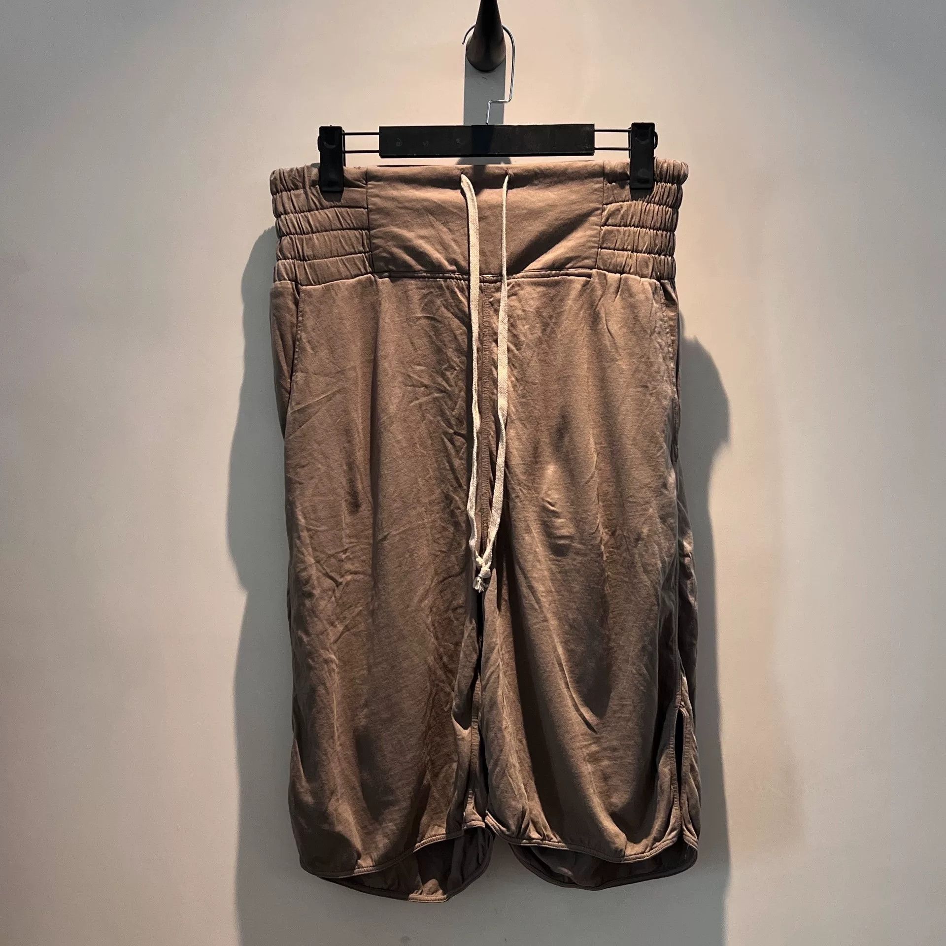 Rick Owens Drkshdw Rick Owens DRKSHDW Brown Drawstring Shorts Size US 38 / EU 54 - 1 Thumbnail