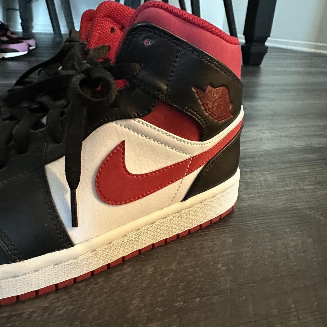 Jordan Brand × Nike Air Jordan 1 Mid Size US 8.5 / EU 41-42 - 5 Thumbnail
