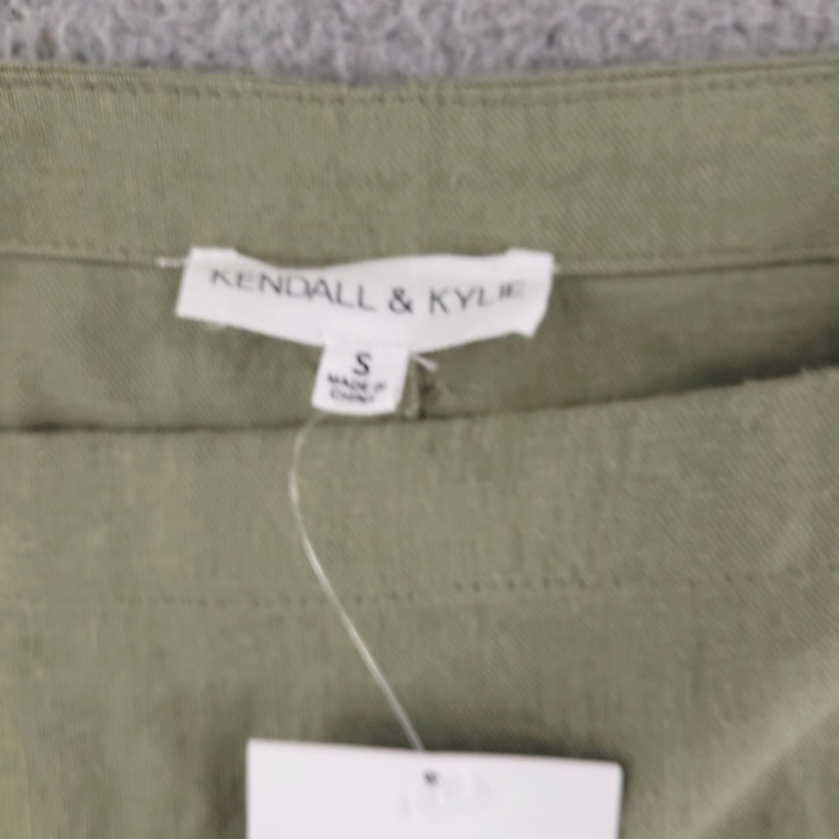Forever 21 FOREVER 21 Blouse Shirt Womens S Linen Green Kendall Kylie Olive Woven Knit? Size S / US 4 / IT 40 - 6 Thumbnail
