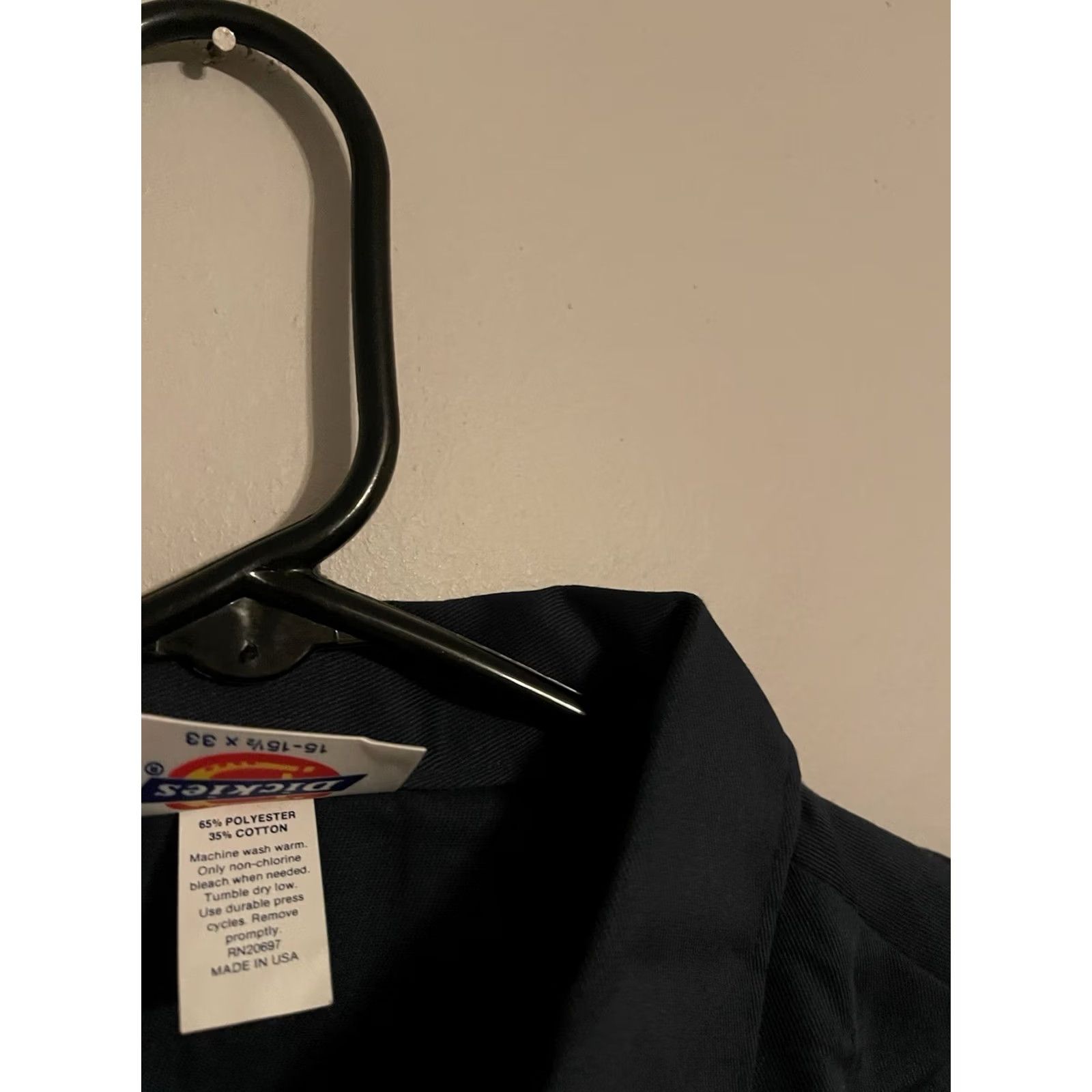Dickies VINTAGE Dickies Work Shirt Navy Blue L/S Twill Button-Up 15.5/33 Mens 65% Polyester 35% Cotton Size US M / EU 48-50 / 2 - 4 Thumbnail