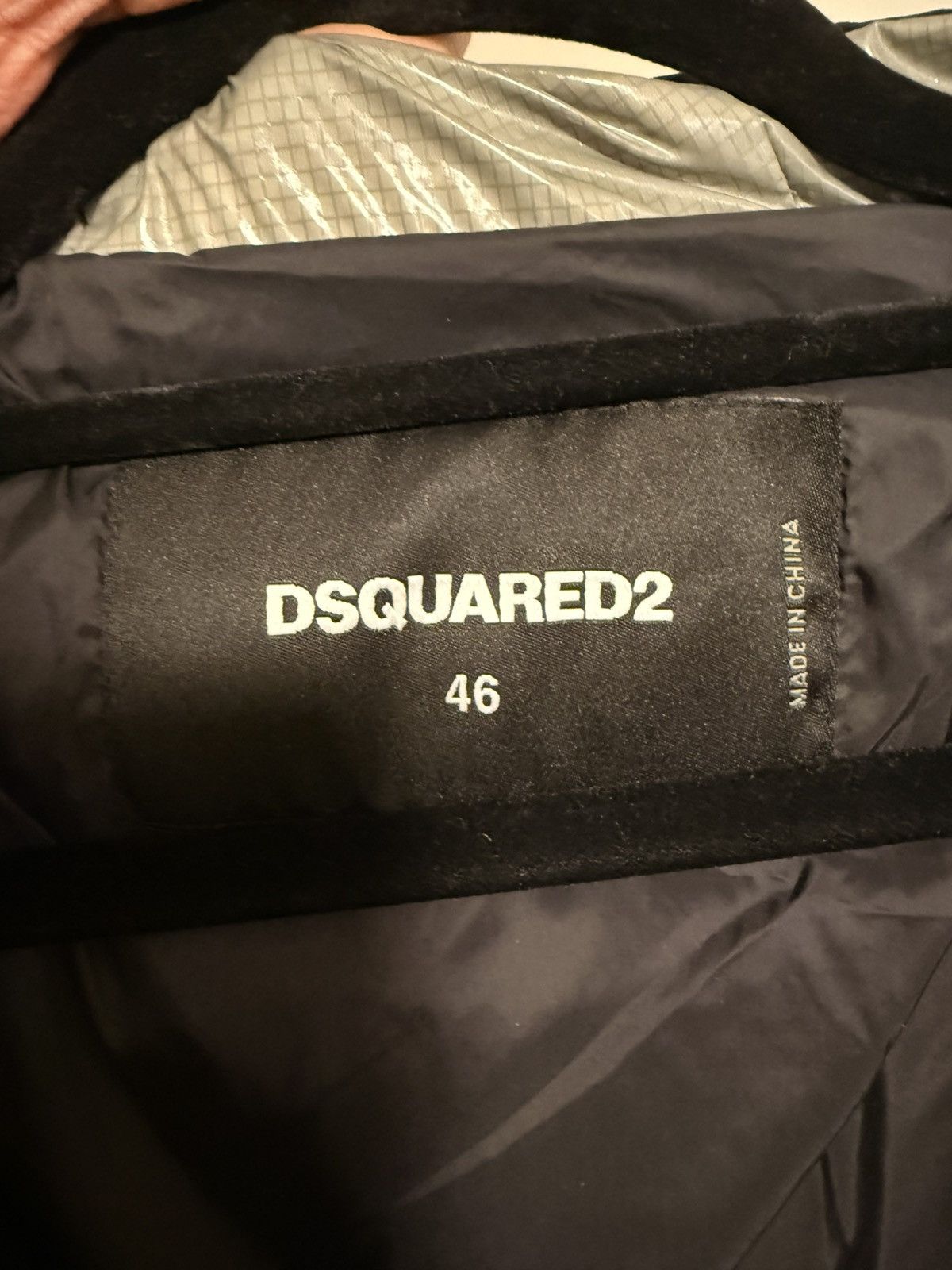 Dsquared2 Men’s Dsquared2 Shiny Hooded Puffer Jacket Medium Brand New Size US S / EU 44-46 / 1 - 3 Thumbnail