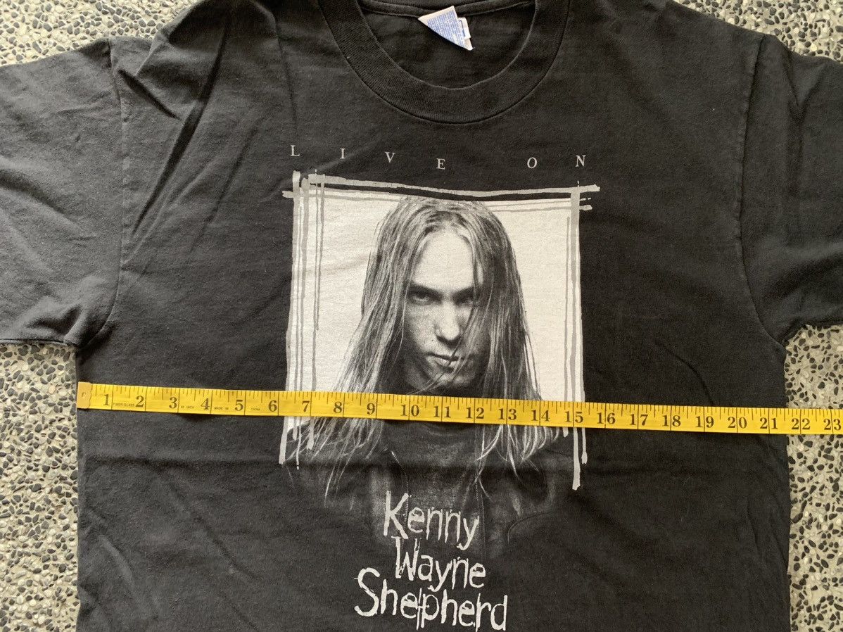 Vintage Vintage Kenny Wayne Shepherd American Guitarist T shirt Size US L / EU 52-54 / 3 - 8 Thumbnail
