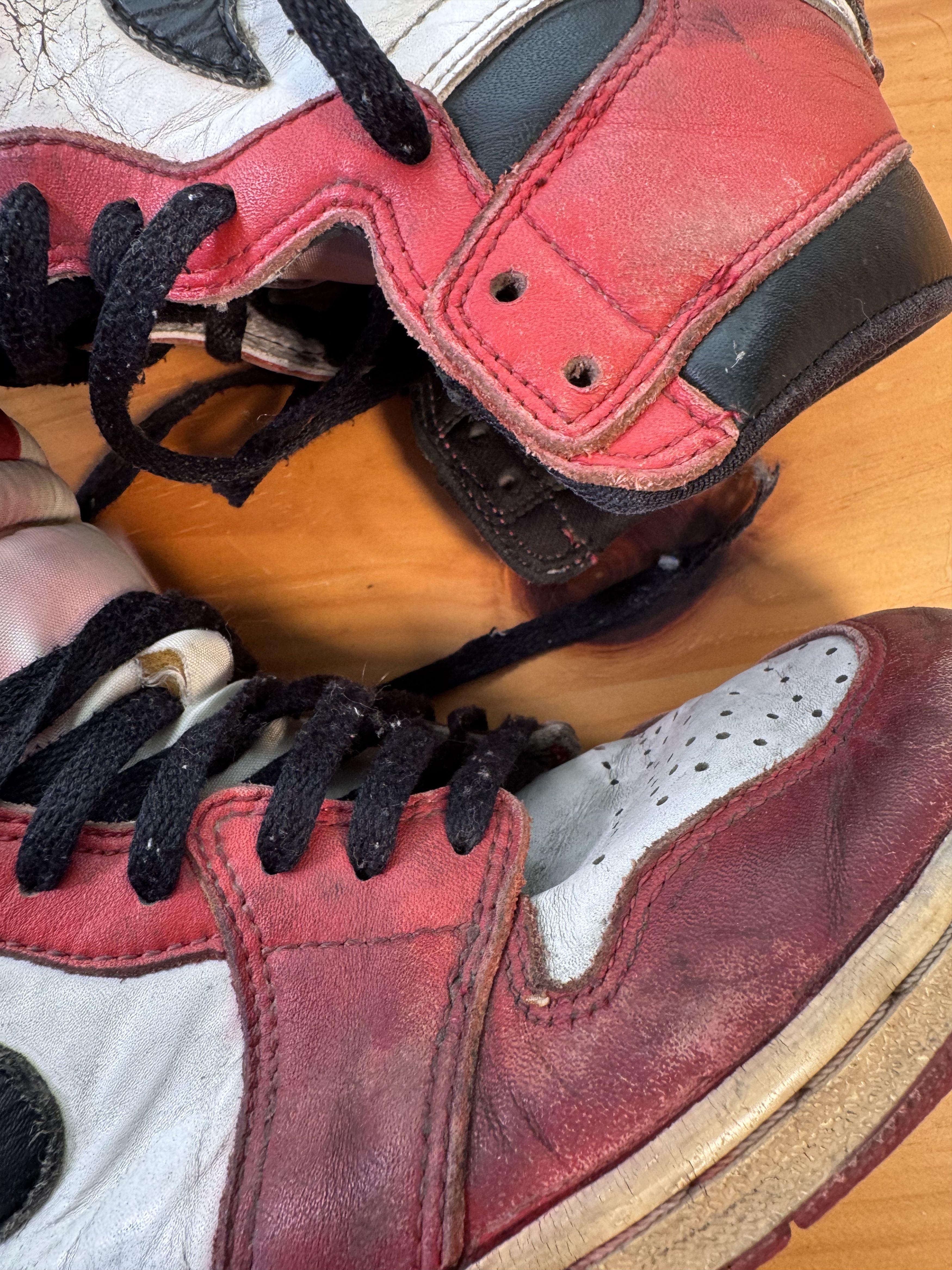 Jordan Brand 1994 Jordan Chicago 1 destroyed Size US 10 / EU 43 - 5 Thumbnail