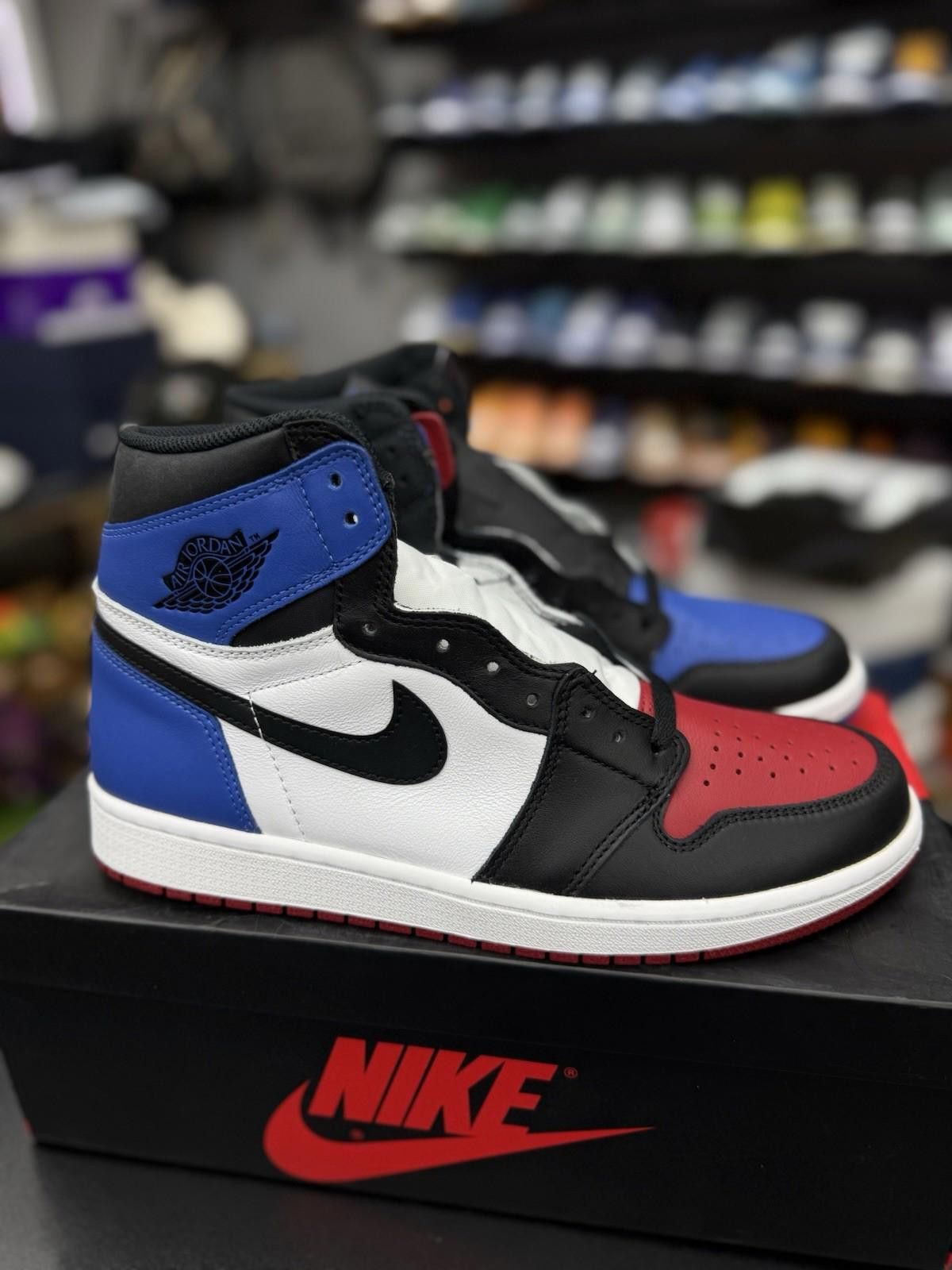 Jordan Brand Size 10 - Air Jordan 1 Retro High OG Top 3 2016 NEW Size US 10 / EU 43 - 3 Thumbnail