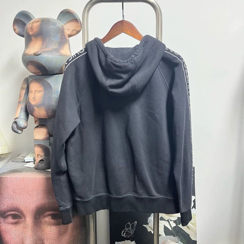 Louis Vuitton Louis Vuitton Arm logo hoodie 2504-Nextarrow Size US L / EU 52-54 / 3 - 2 Thumbnail