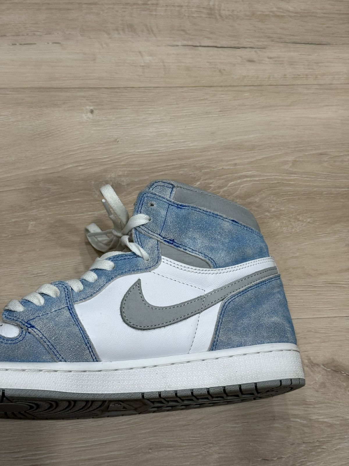 Jordan Brand Air Jordan 1 “Hyper Royal” Size US 12 / EU 45 - 9 Thumbnail
