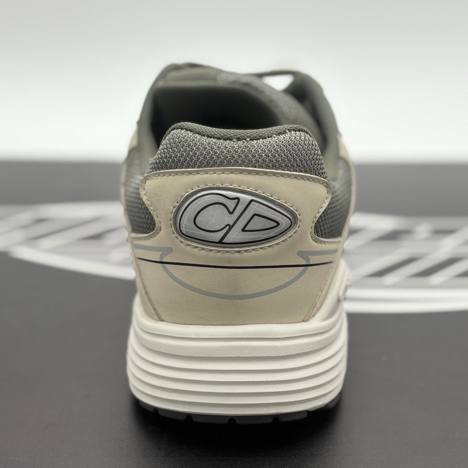 Dior Dior B30 Reflective Sneaker ' Olive Green Beige ' VERY CLEAN Size US 13 / EU 46 - 3 Thumbnail