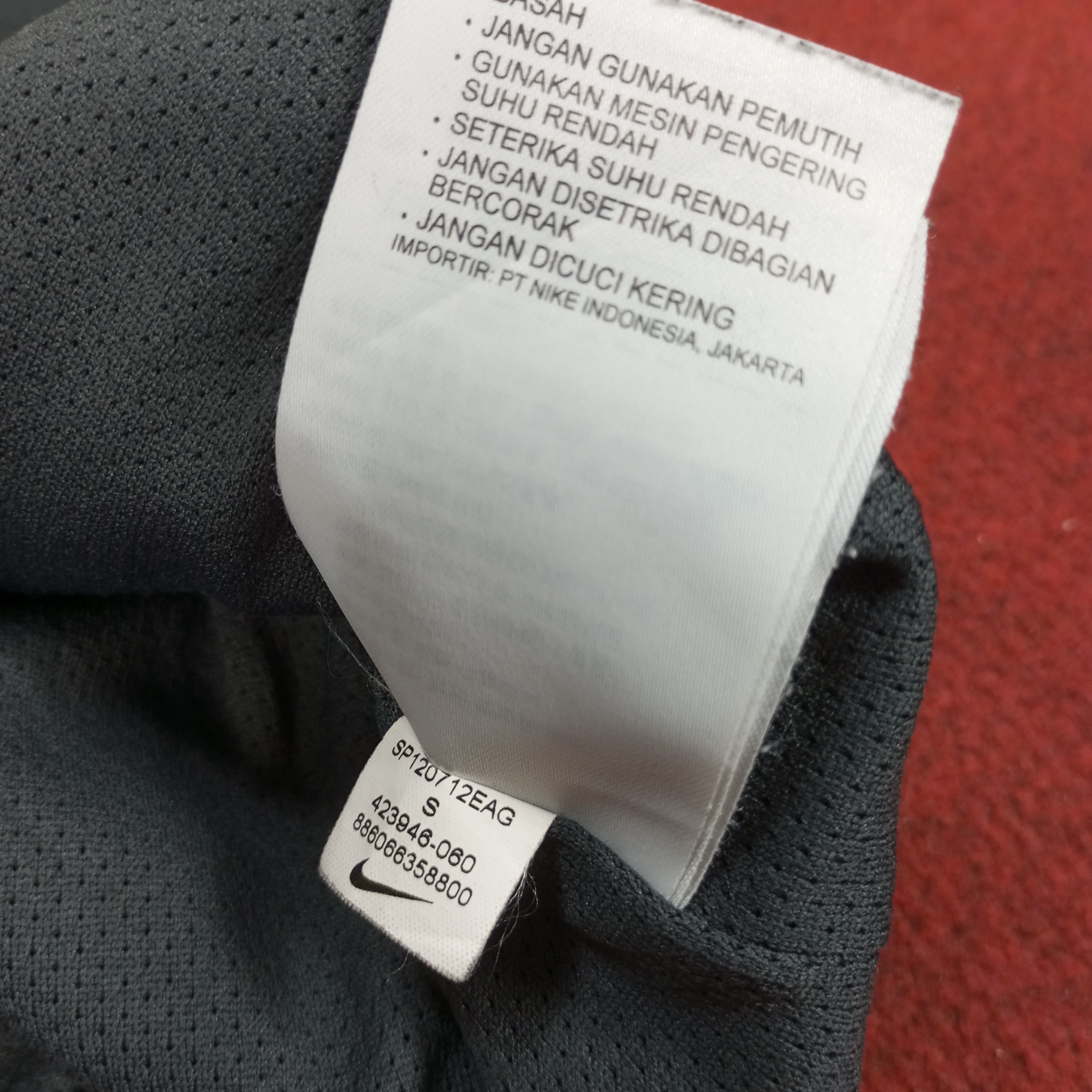 Nike × Vintage Nike Manchester United DHL Football Club Windbreaker Jacket Size US M / EU 48-50 / 2 - 10 Thumbnail