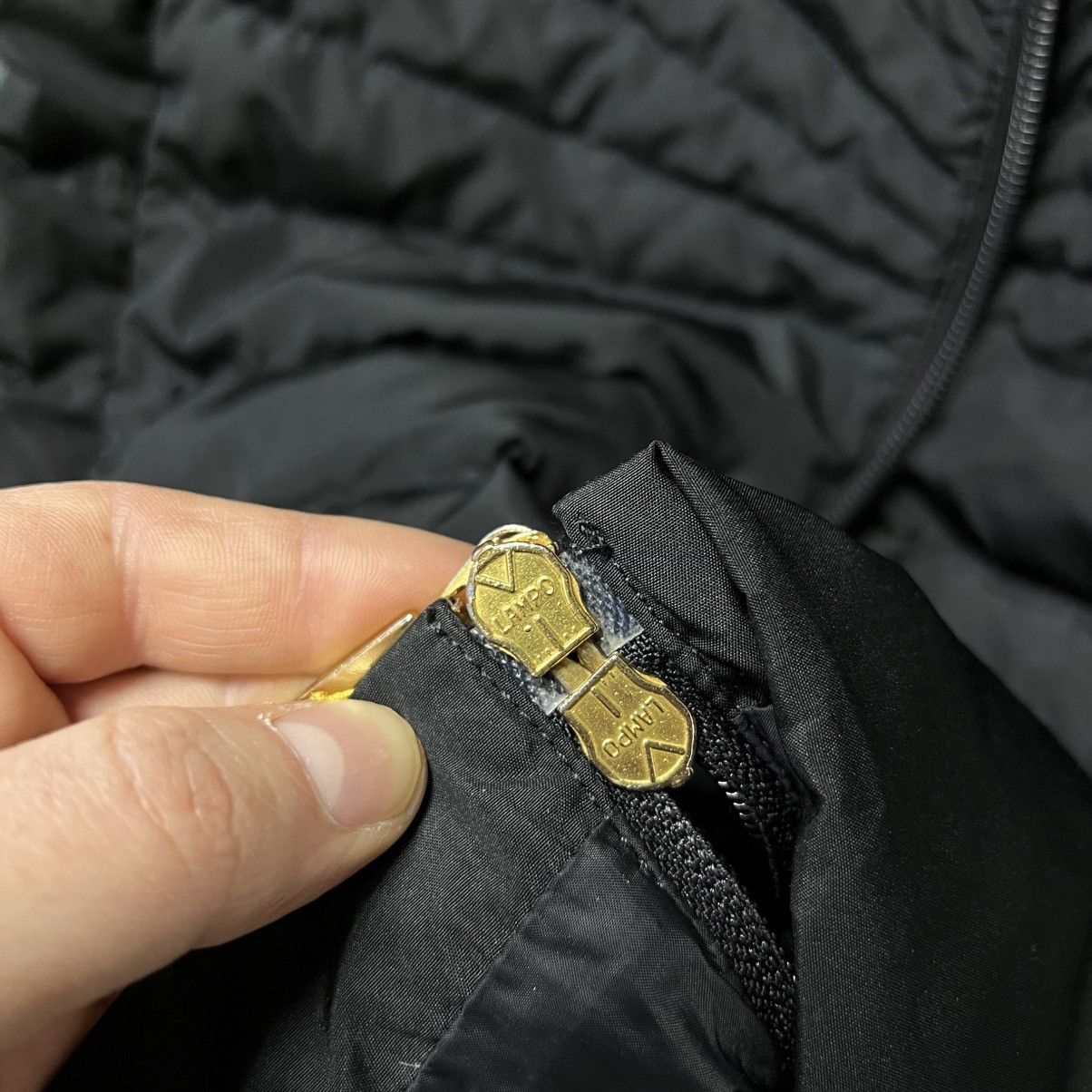 Moncler × Vintage Vintage Moncler Puffer Down Jacket Size M / US 6-8 / IT 42-44 - 11 Thumbnail