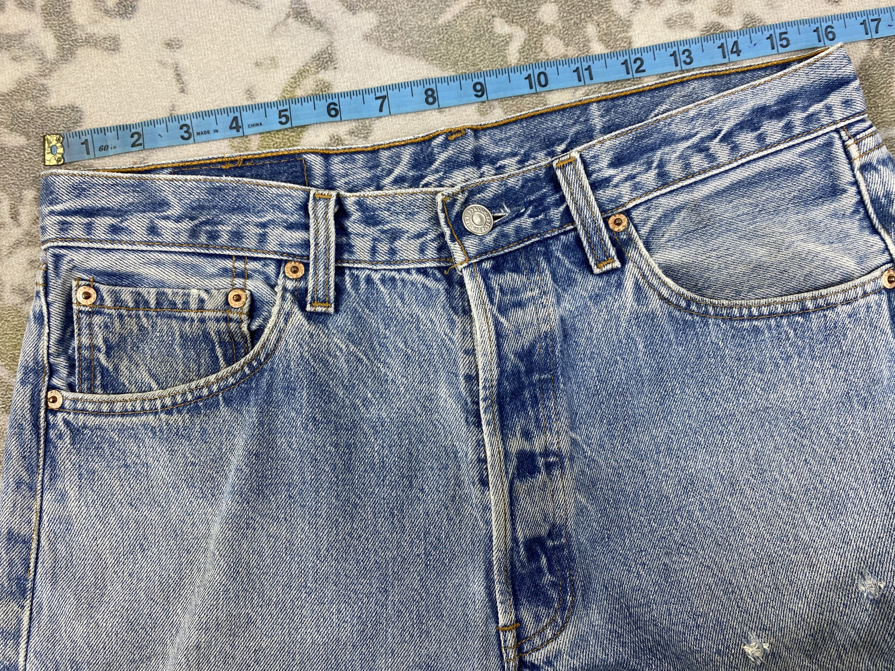 Levi's Vintage Levi's 501 Ripped Jeans 32x31.5 -JN033 Size US 32 / EU 48 - 5 Thumbnail