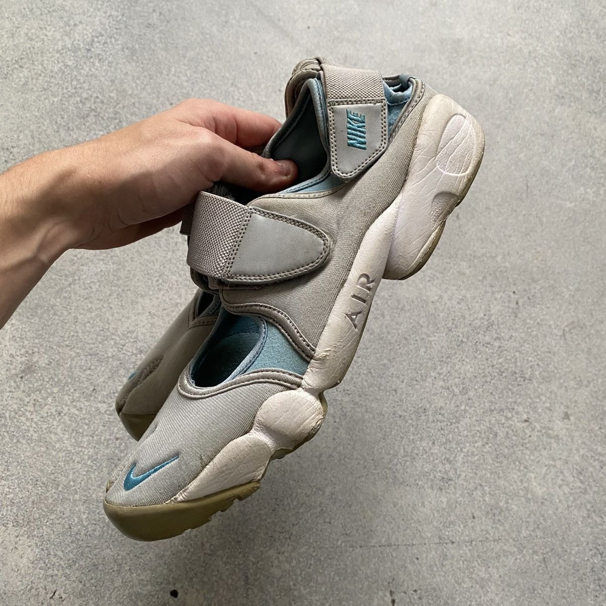 Nike Vintage Nike Rift Y2K Tabi Sneakers Sandals Size US 10 / EU 43 - 4 Thumbnail