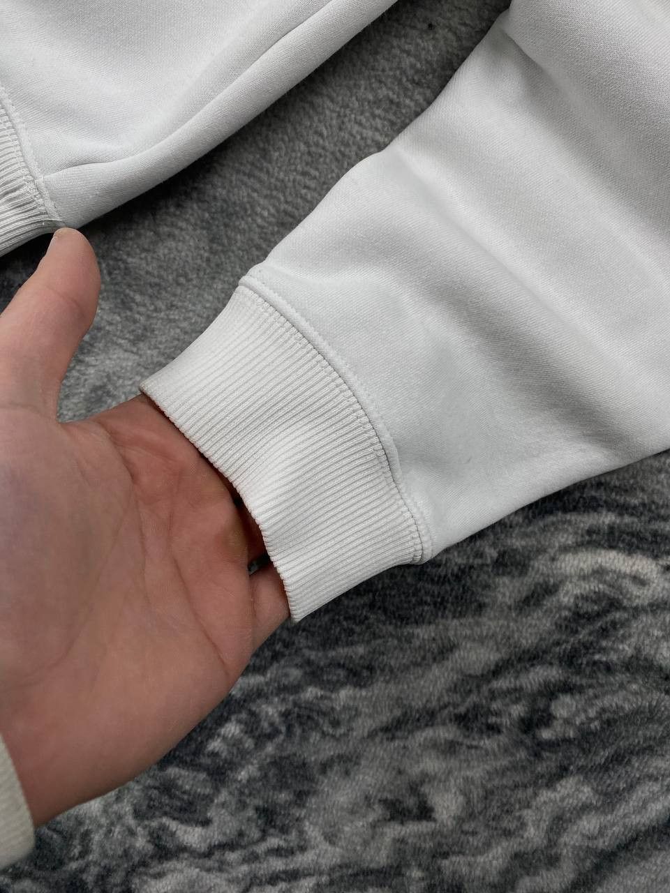 Fred Perry Fred Perry Big Logo Sweatshirt Men Size M White Size US M / EU 48-50 / 2 - 6 Thumbnail