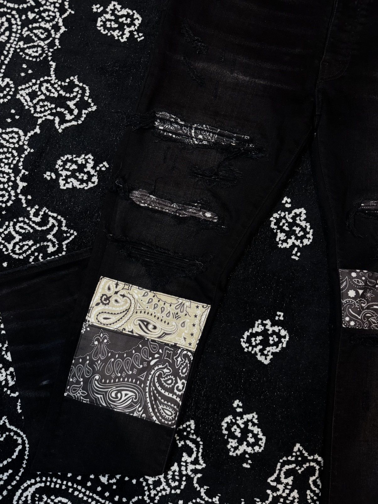 Amiri AMIRI BANDANA PATCH FADED JEANS Size US 34 / EU 50 - 3 Thumbnail