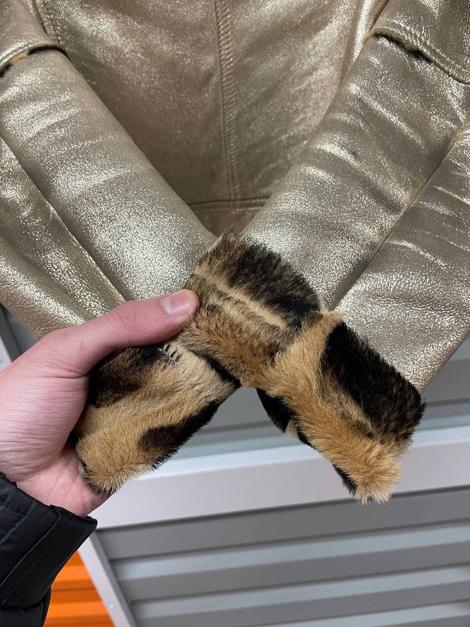 Versace 🔥Rare Vintage Versus Versace Gold Leopard Leather Jacket Size M / US 6-8 / IT 42-44 - 7 Thumbnail