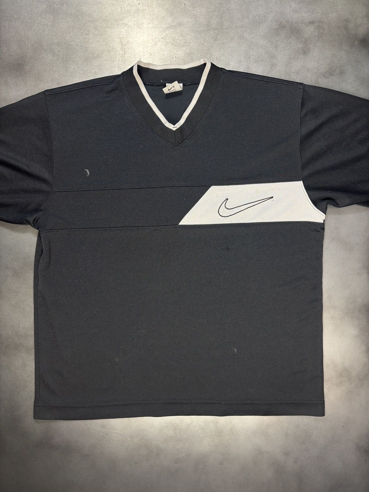 Nike 1990s Vintage Nike Active Shirt Shortsleeve Swoosh Warmup L Size US L / EU 52-54 / 3 - 1 Thumbnail