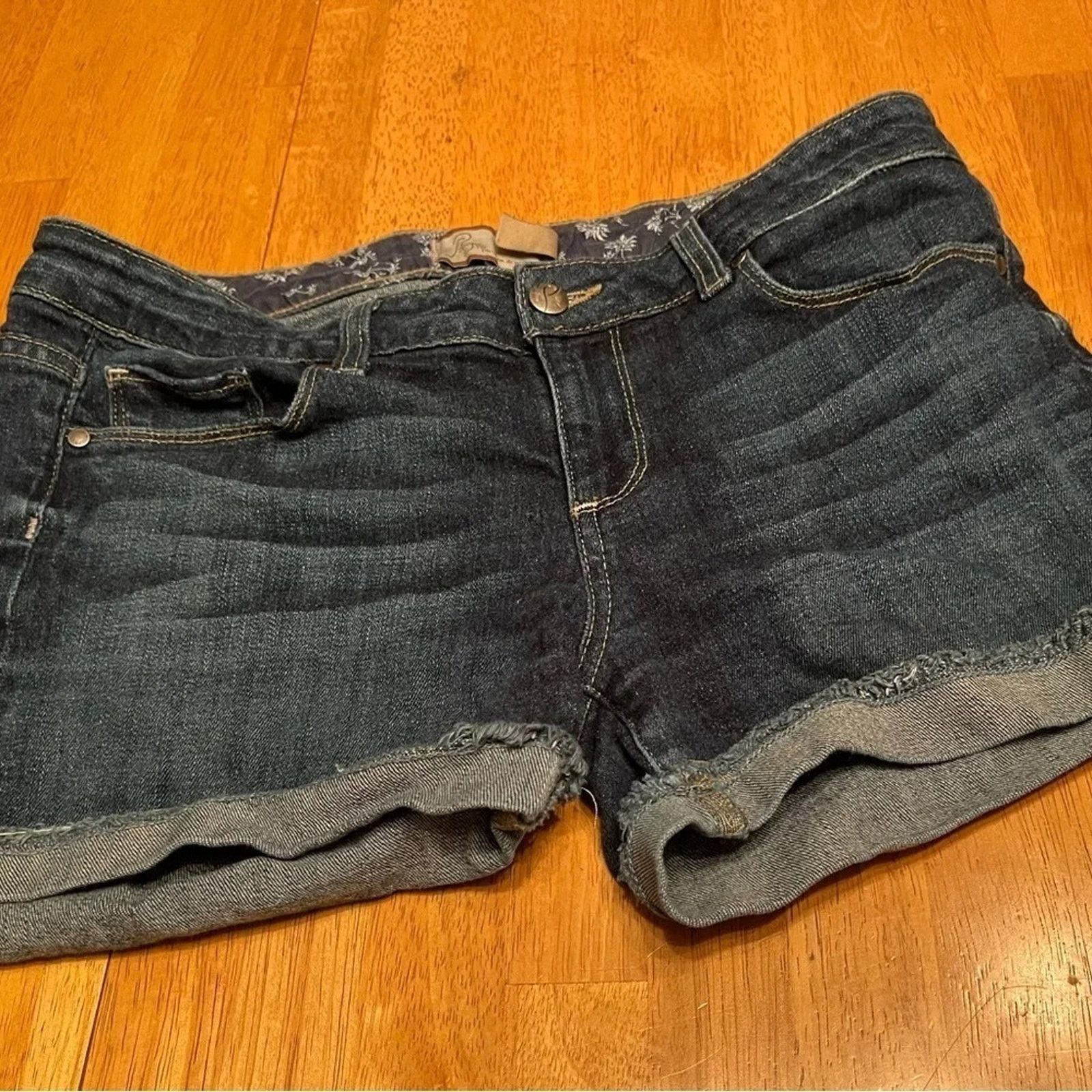 Paige Paige Jimmy Jimmy cutoff shorts, size 28 Size 28" / US 6 / IT 42 - 1 Thumbnail